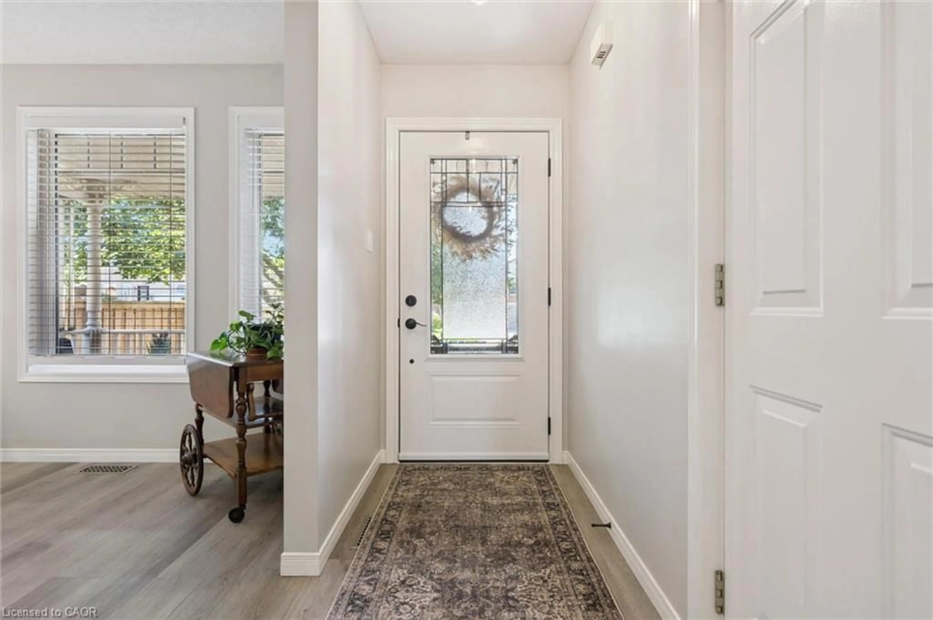 Indoor entryway for 48 Abbeywood Cres, Guelph Ontario N1K 1V2