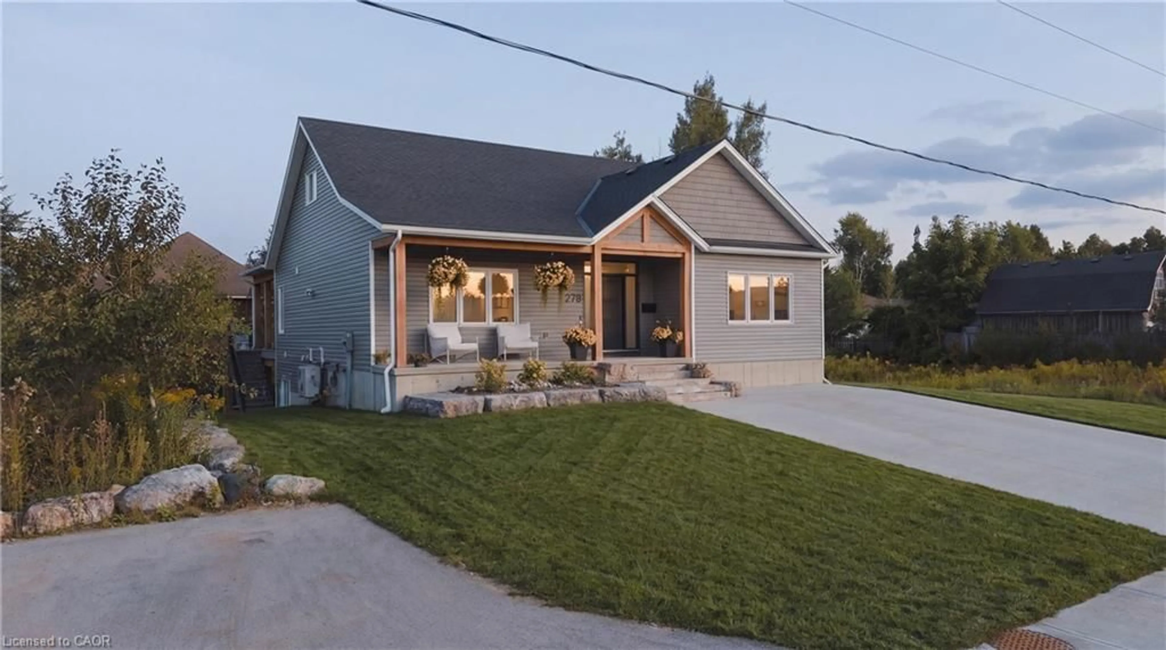 Home with vinyl exterior material, street for 278 Grosvenor St, Southampton Ontario N0H 2L0