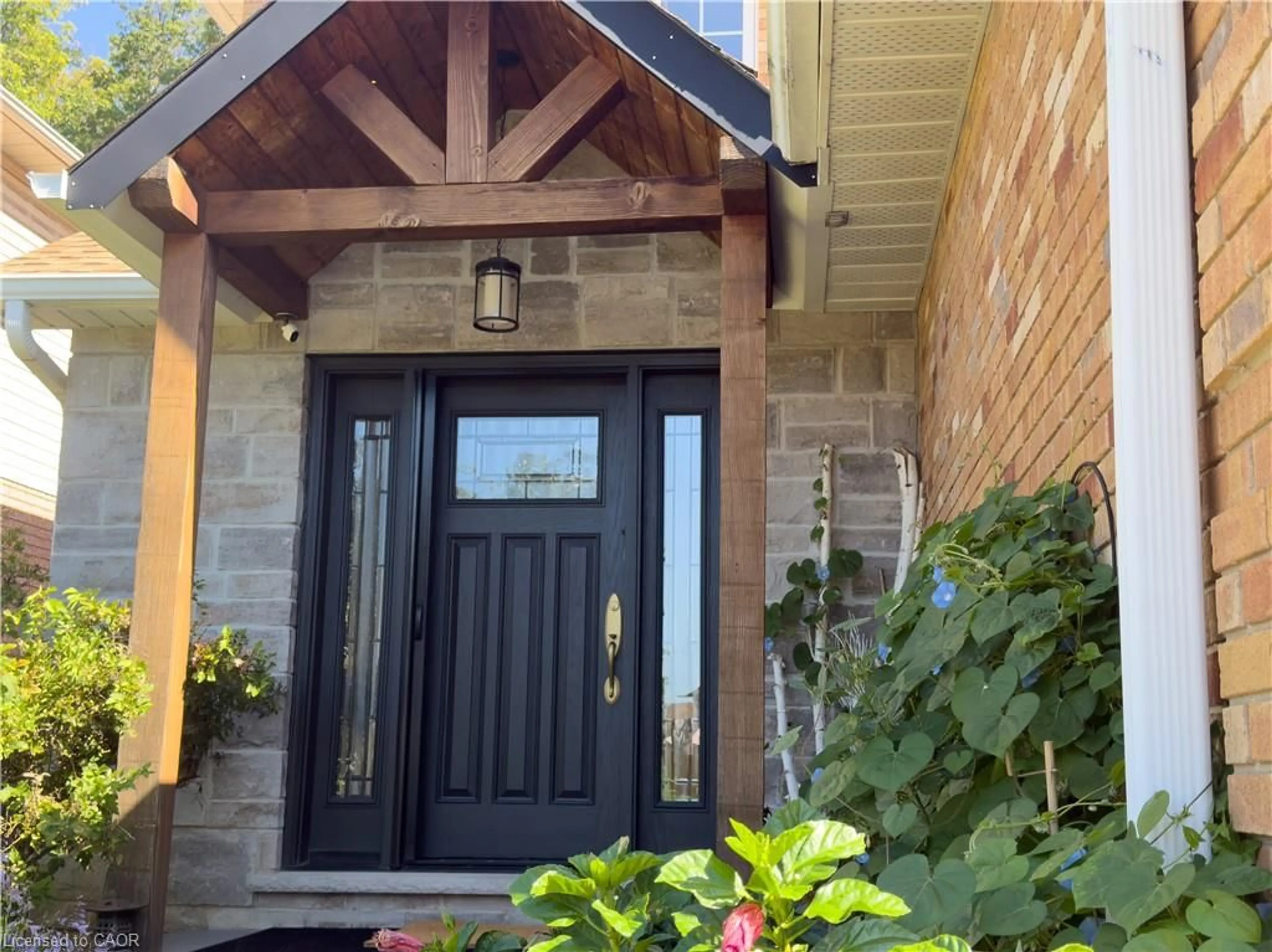 Indoor entryway for 4160 Bianca Forest Dr, Burlington Ontario L7M 4L5