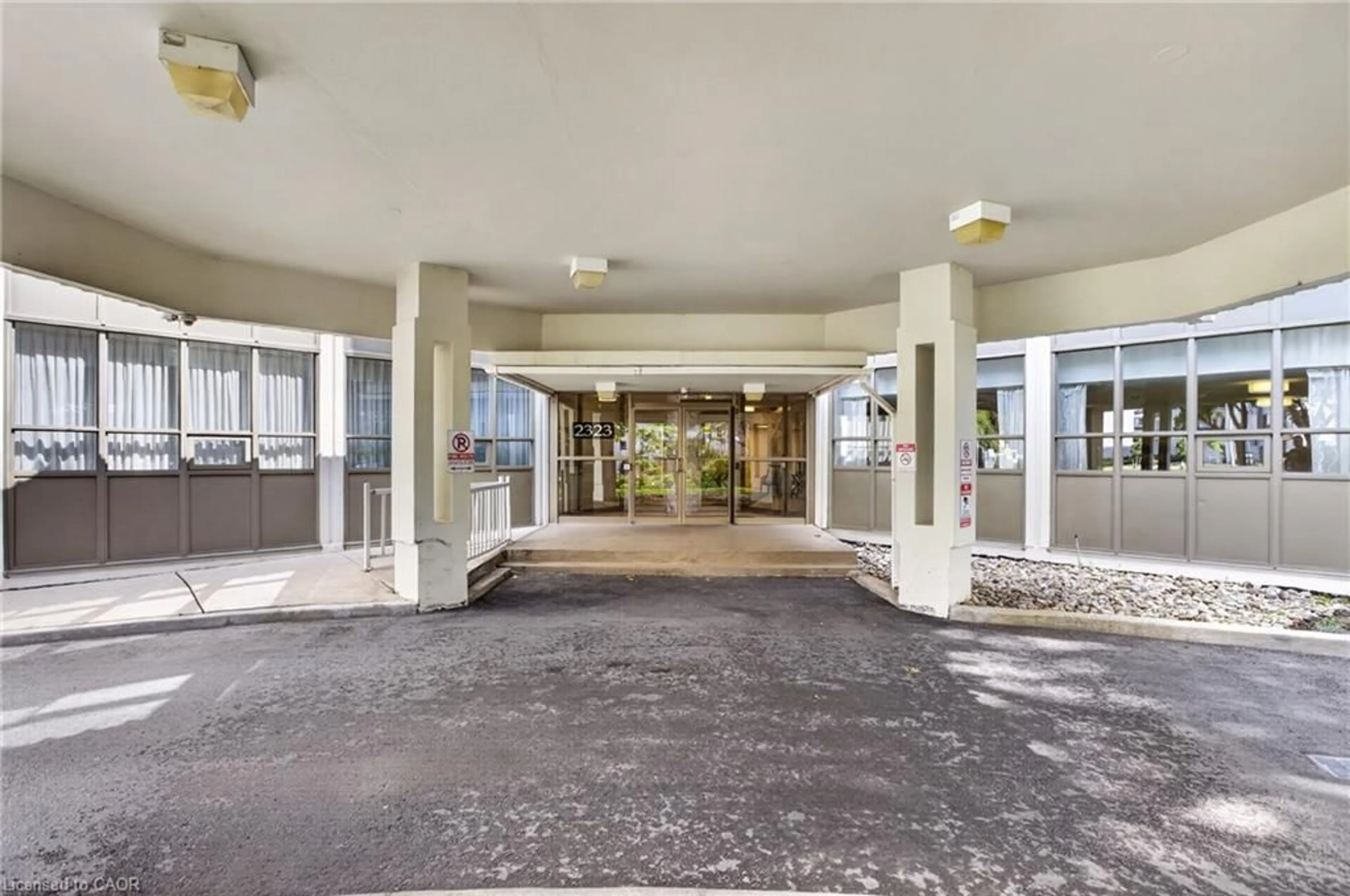 Lobby for 2323 Confederation Pky #808, Mississauga Ontario L5B 1R6