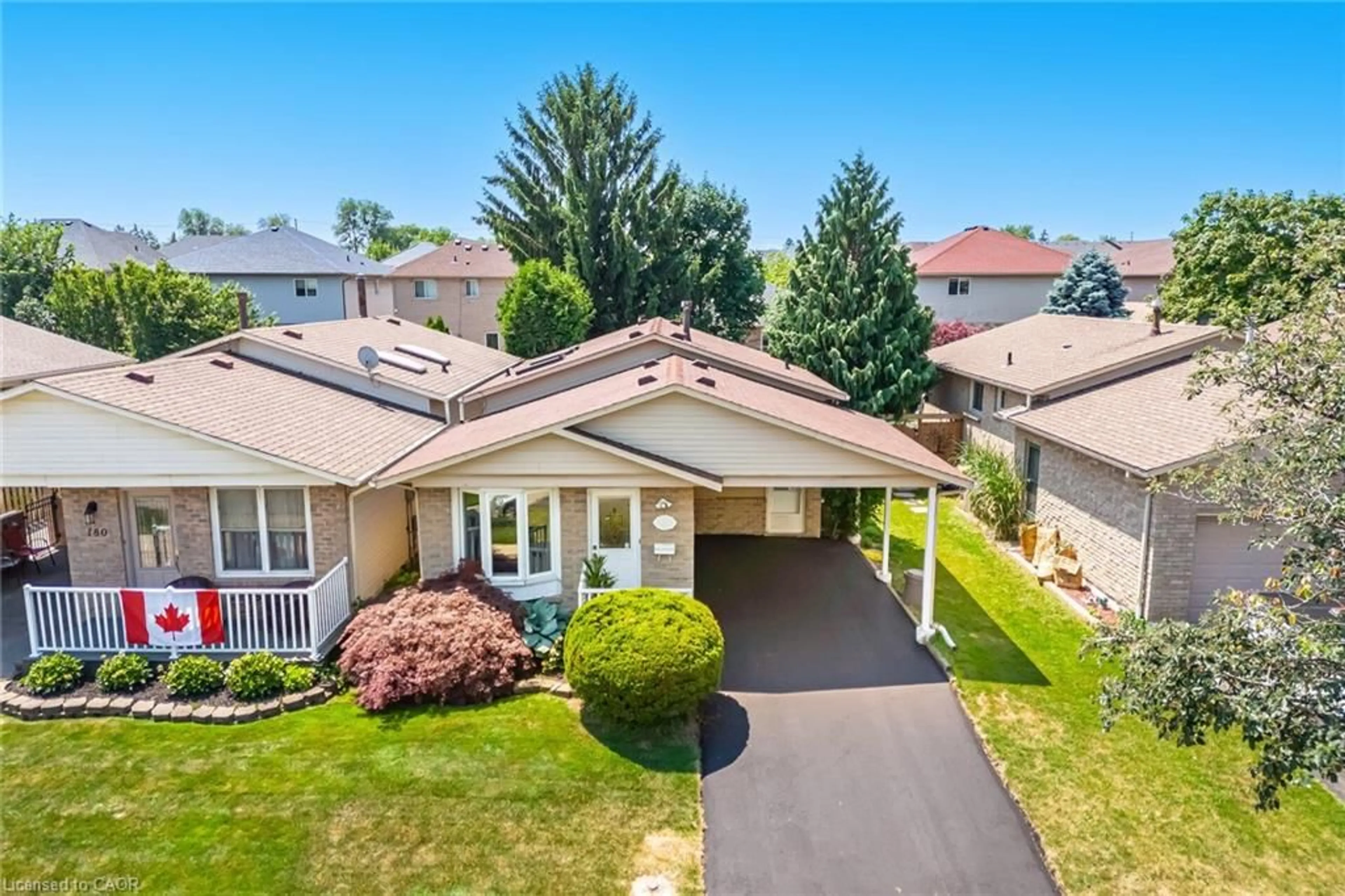 A pic from outside/outdoor area/front of a property/back of a property/a pic from drone, street for 178 Athenia Dr, Hamilton Ontario L8J 1V8