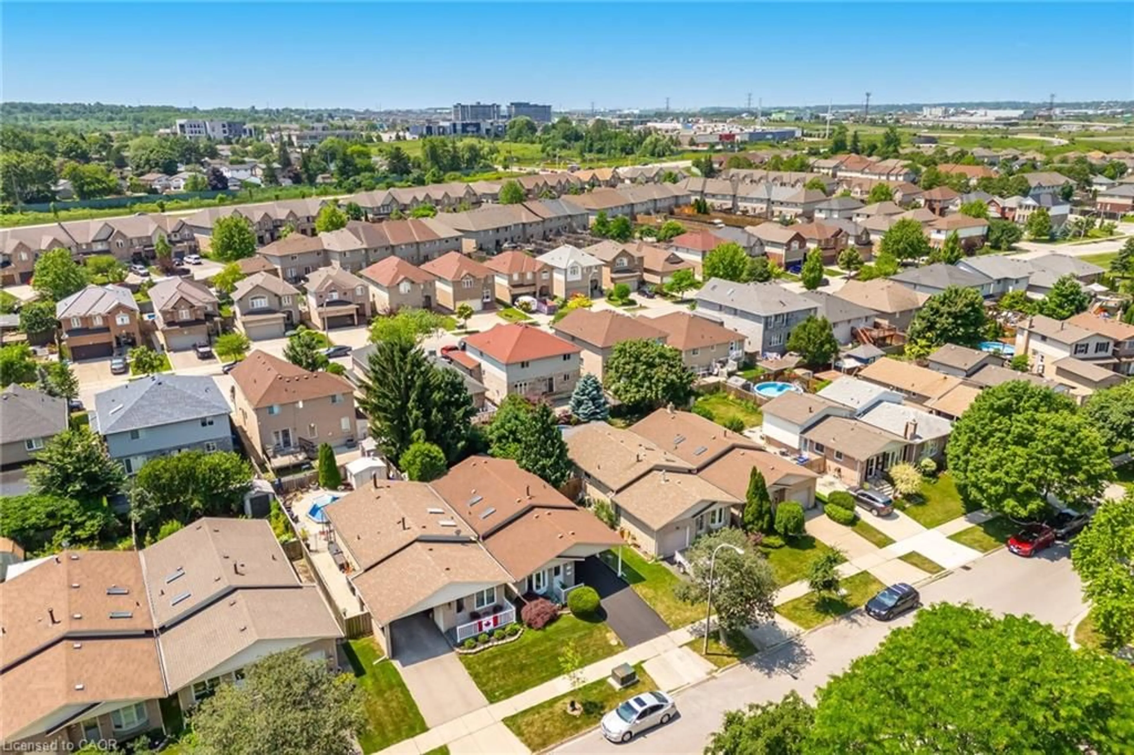 A pic from outside/outdoor area/front of a property/back of a property/a pic from drone, city buildings view from balcony for 178 Athenia Dr, Hamilton Ontario L8J 1V8