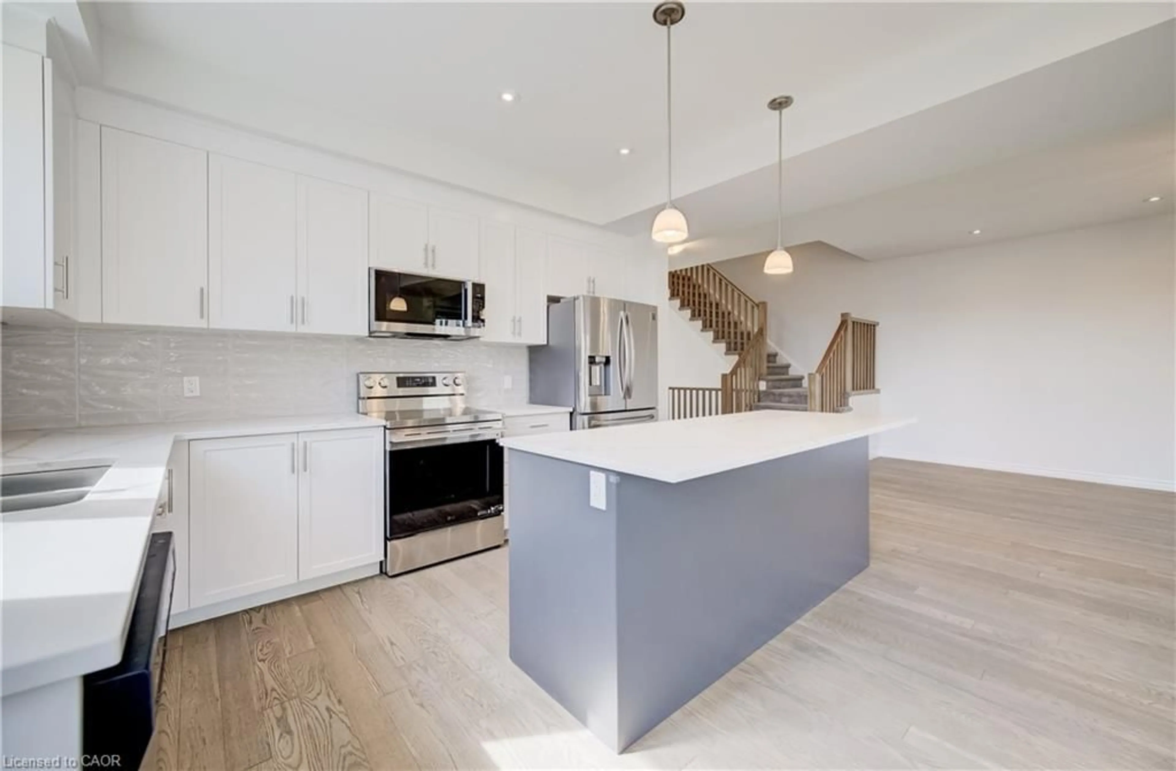 Open concept kitchen, unknown for 912 Blair Creek Crt, Kitchener Ontario N2P 0J1