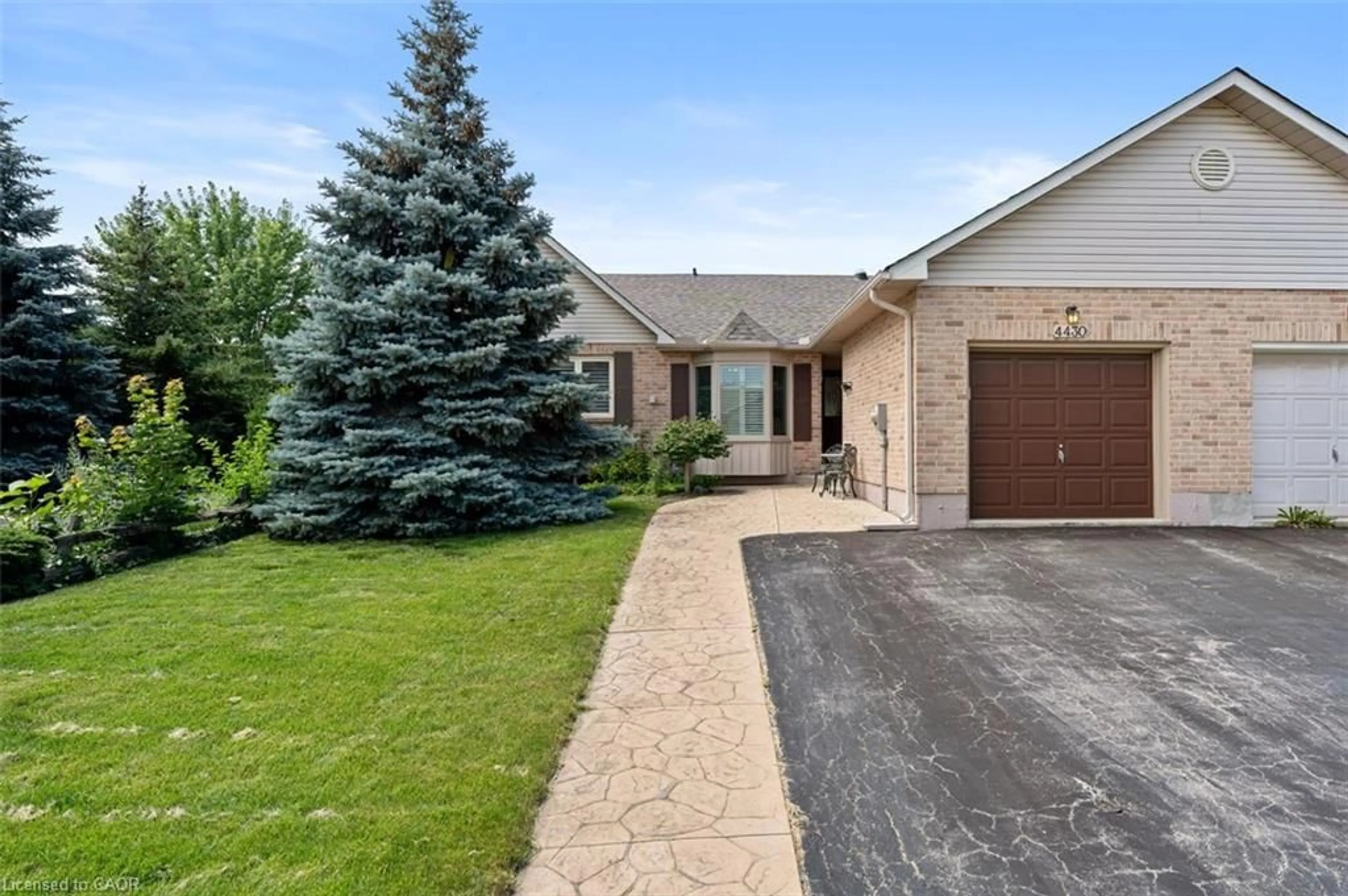 Home with brick exterior material, street for 4430 Michael Ave, Beamsville Ontario L3J 0E1