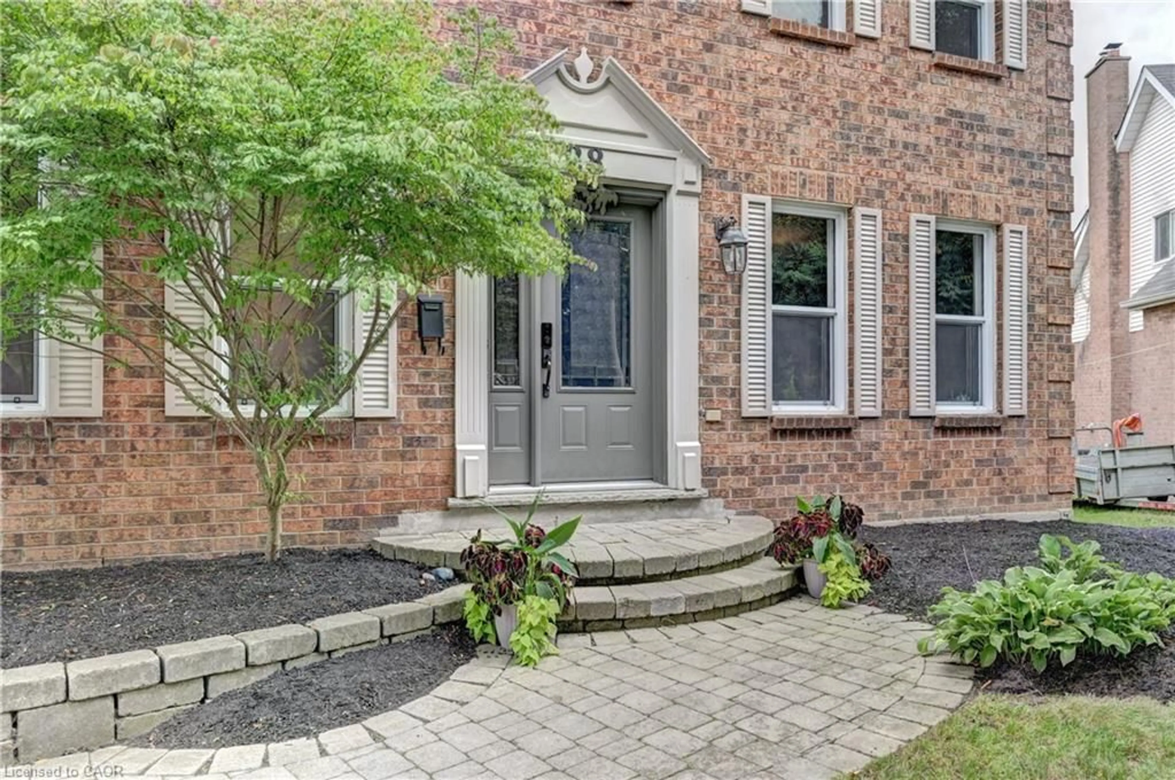 Home with brick exterior material, street for 28 Notchwood Crt, Kitchener Ontario N2A 3L5