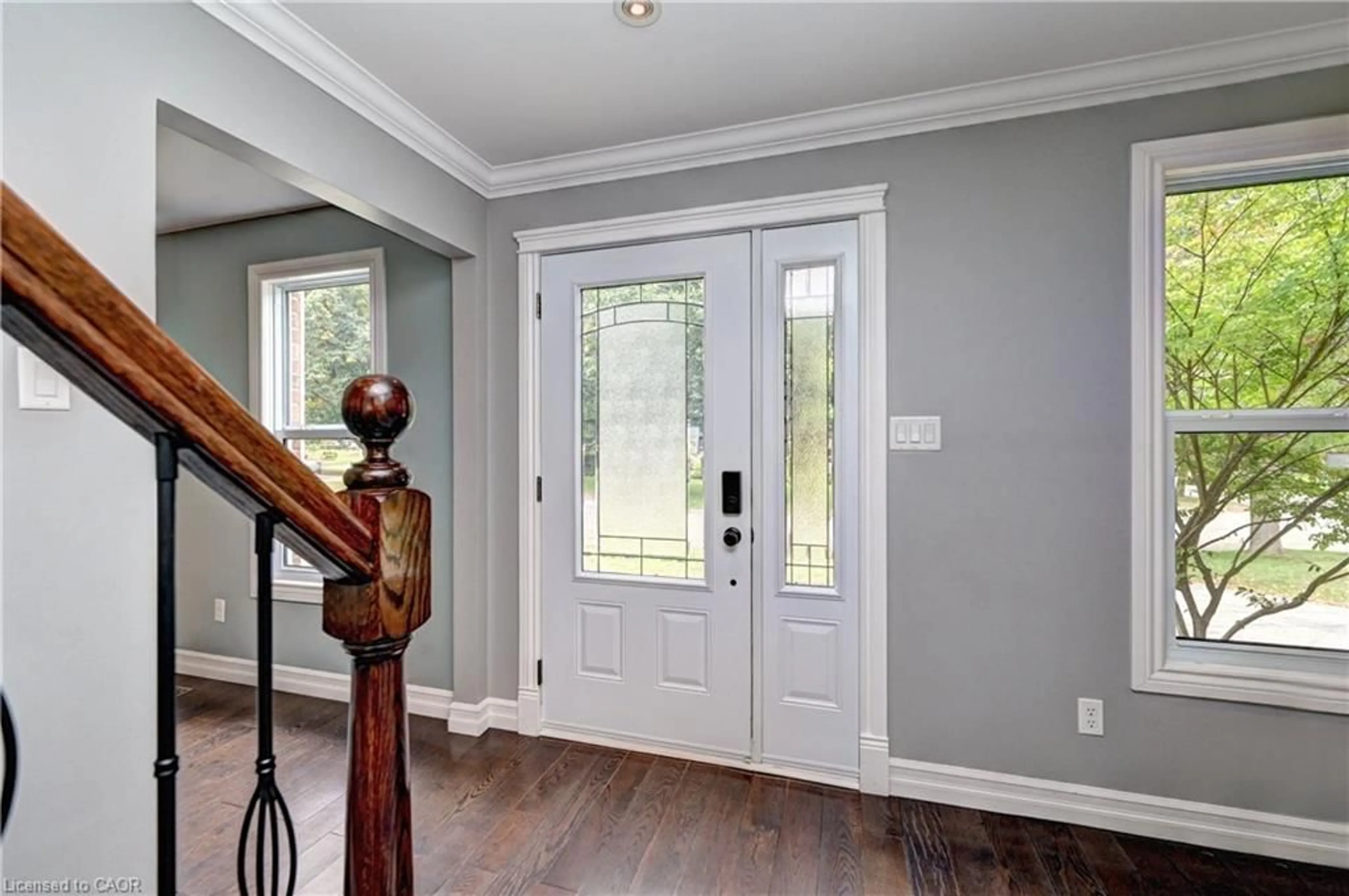 Indoor entryway for 28 Notchwood Crt, Kitchener Ontario N2A 3L5