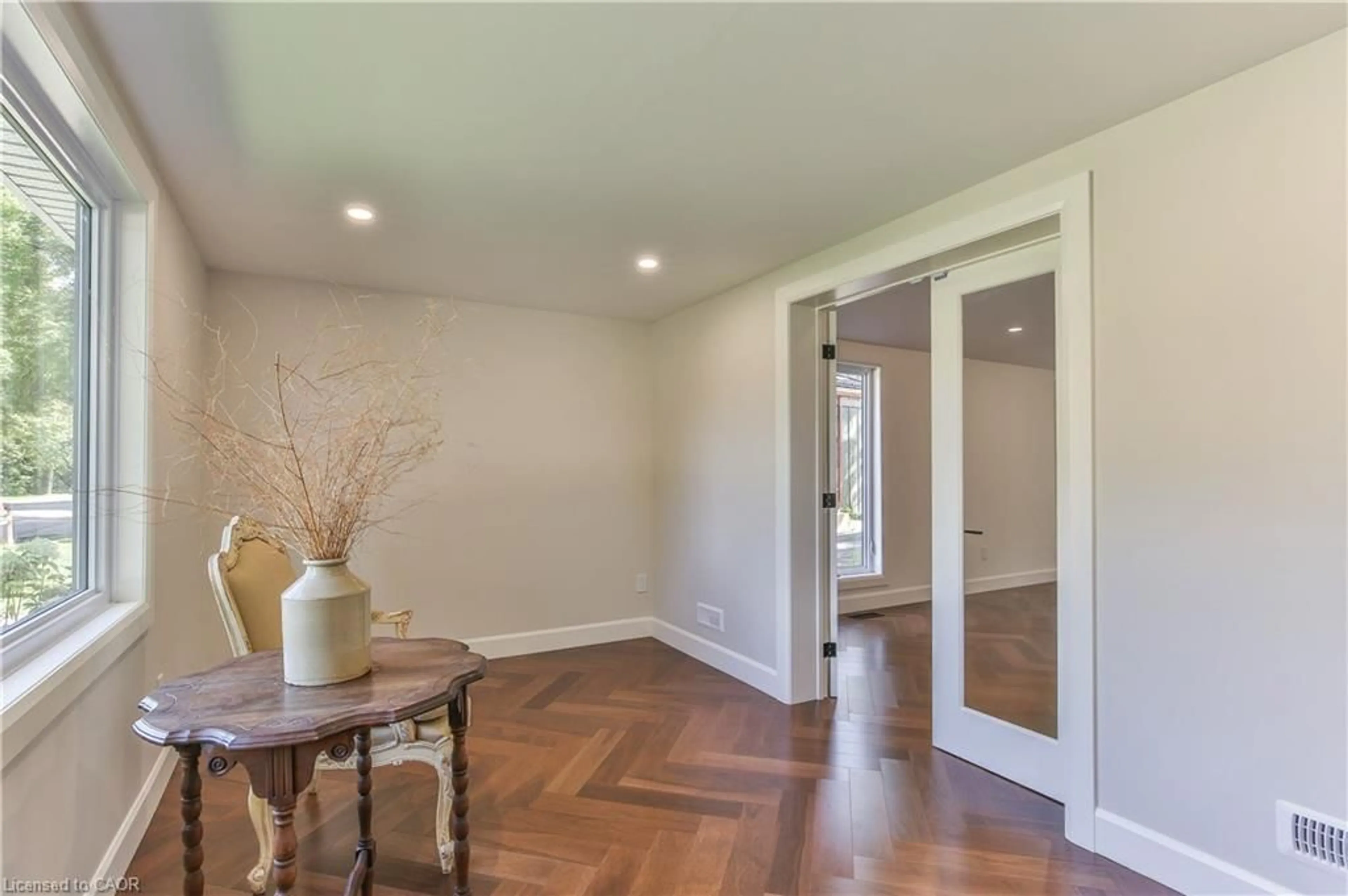 Indoor entryway for 250 Old Highway 24, Waterford Ontario N0E 1Y0