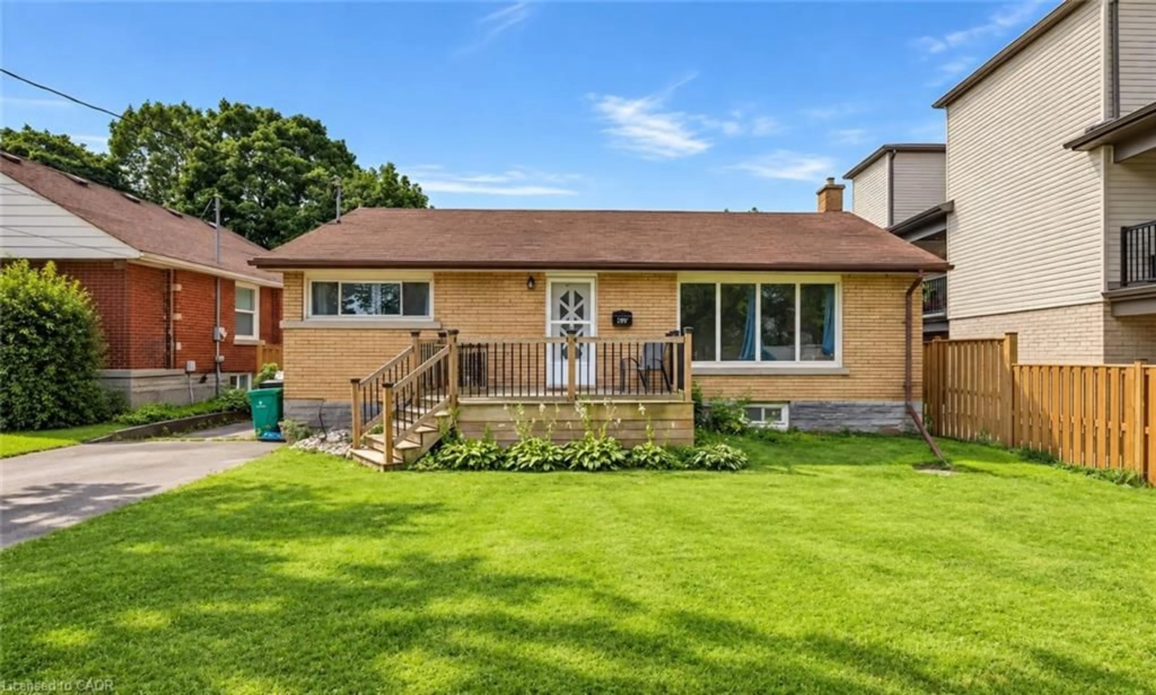 Home with brick exterior material, street for 195 Belleview Ave, Kitchener Ontario N2B 1G6