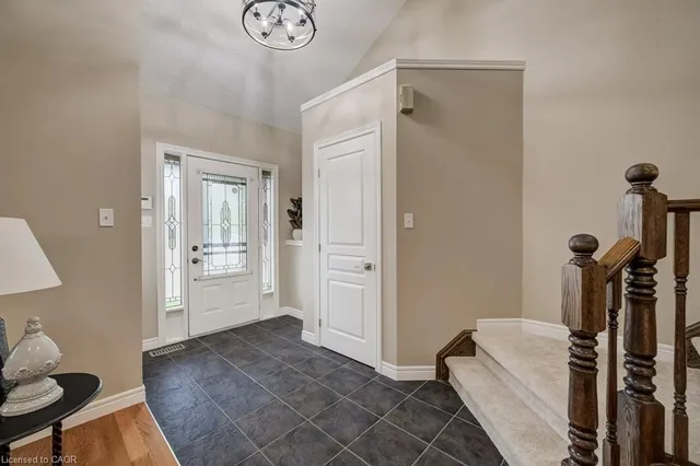 16 Irongate Dr, Paris 3