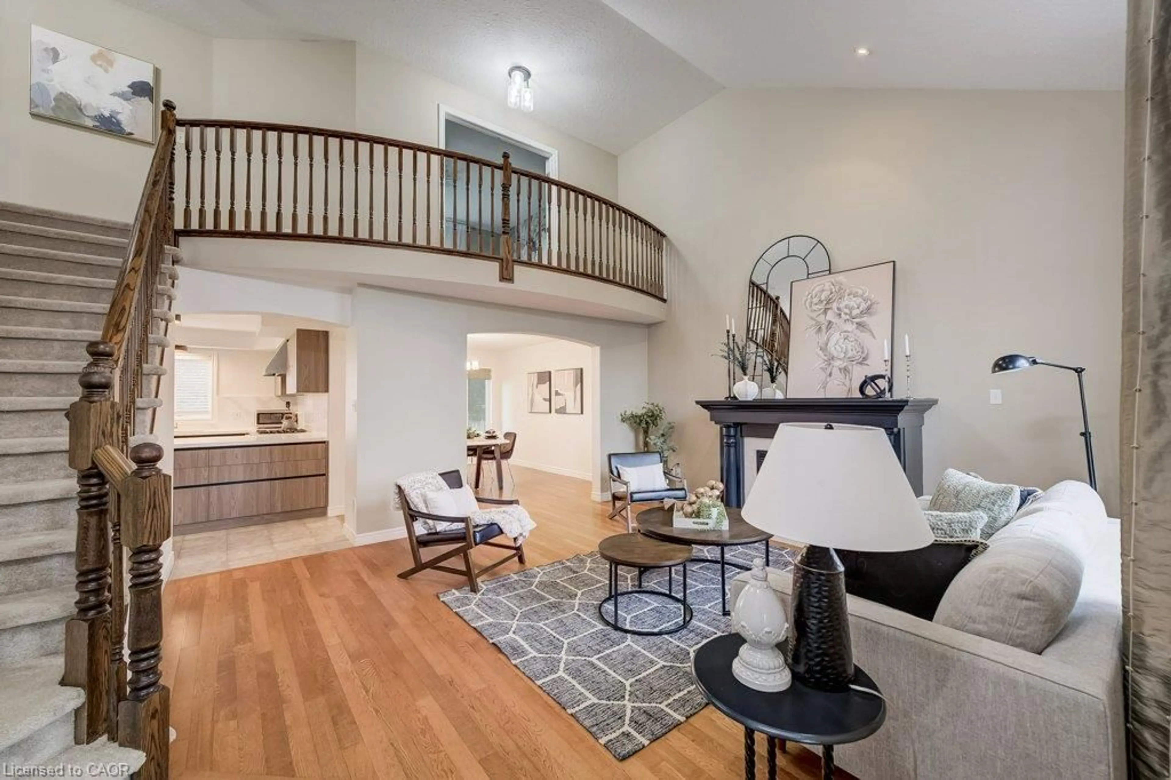 Indoor entryway for 16 Irongate Dr, Paris Ontario N3L 4G4