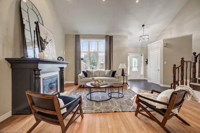 16 Irongate Dr, Paris 5