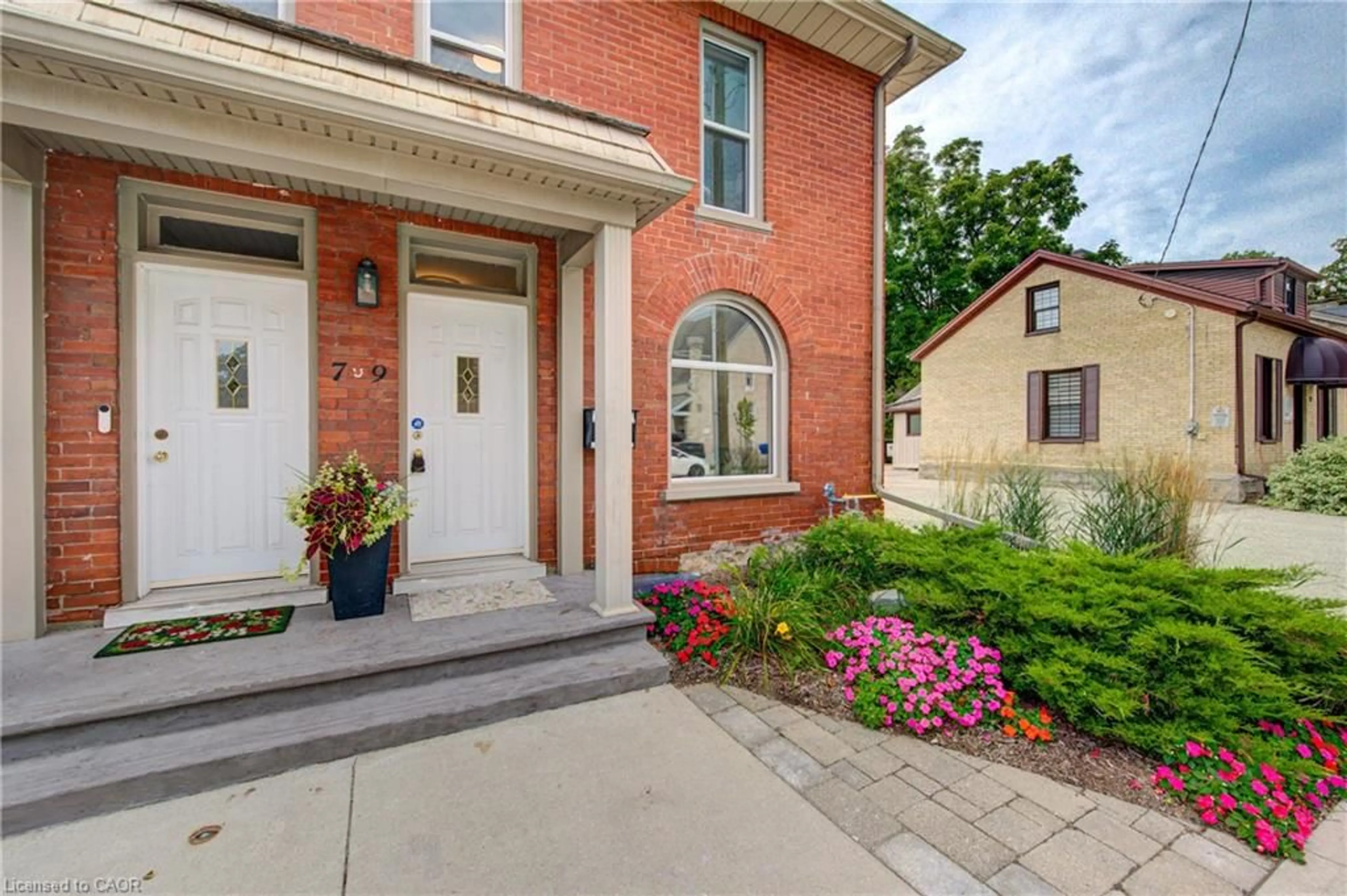 Home with brick exterior material, street for 9 Salisbury Ave, Cambridge Ontario N1S 1H7