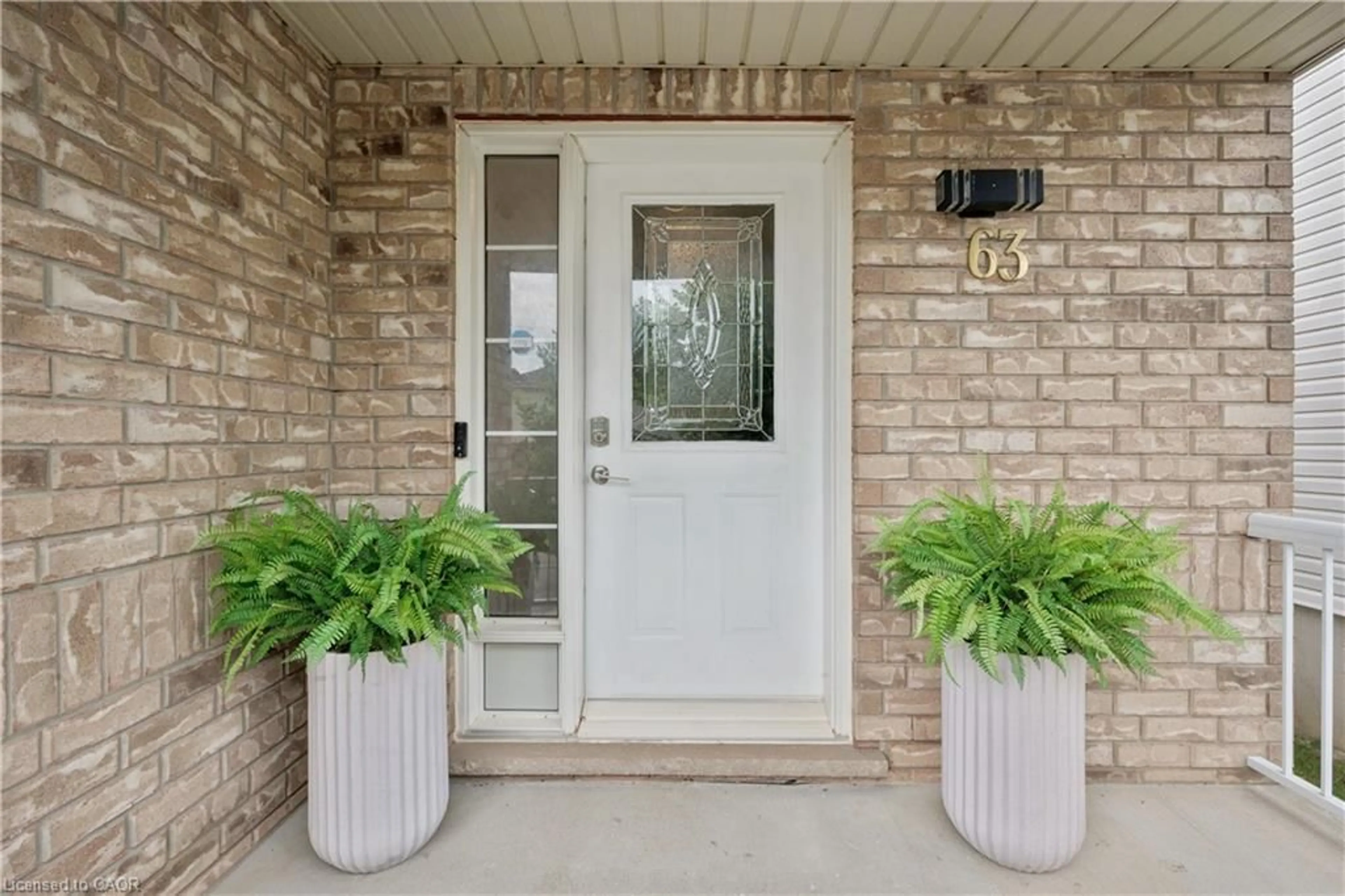 Indoor entryway for 63 Red Clover Cres, Kitchener Ontario N2E 4G8