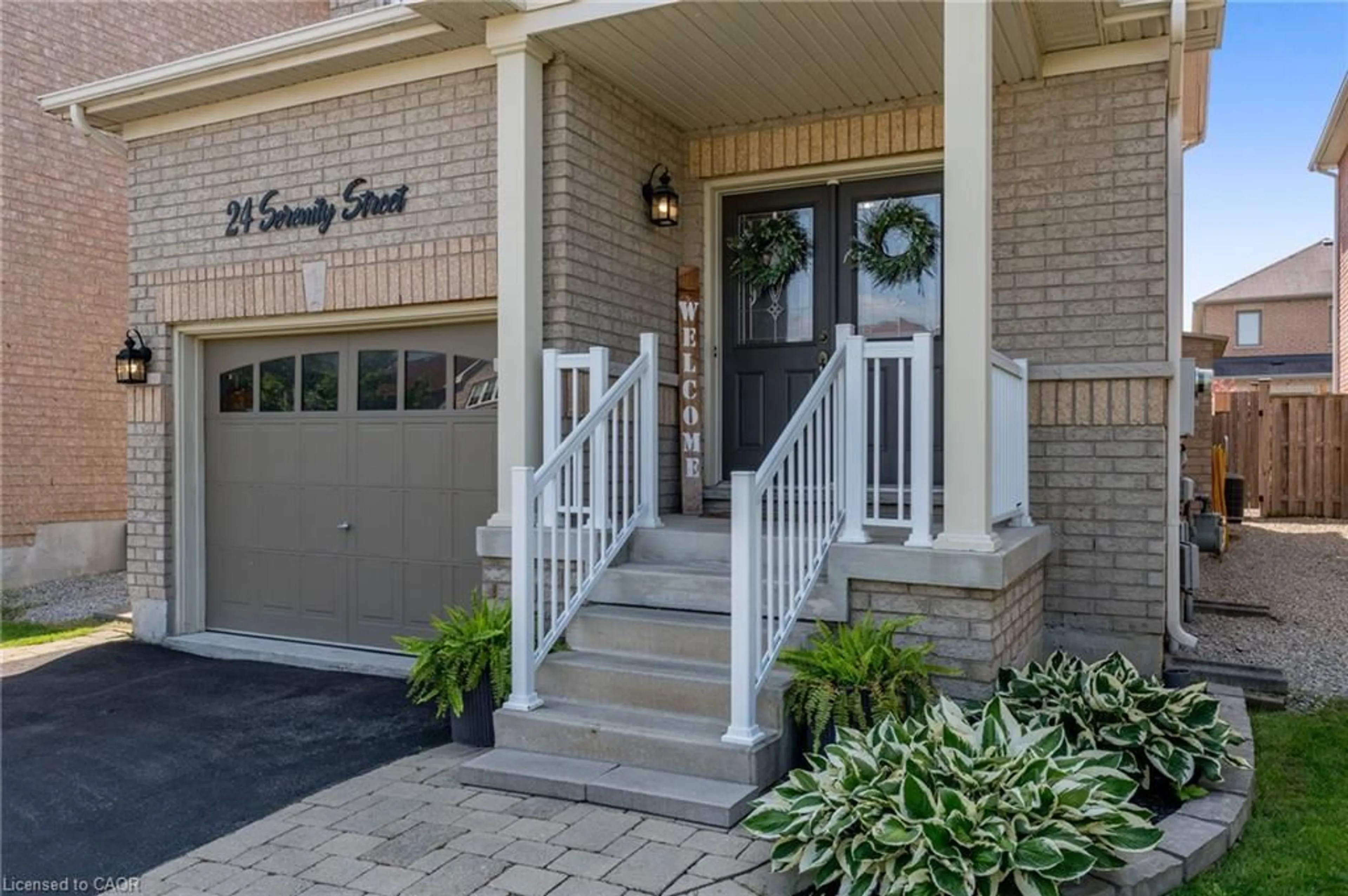 Indoor entryway for 24 Serenity St, Georgetown Ontario L7G 0A9