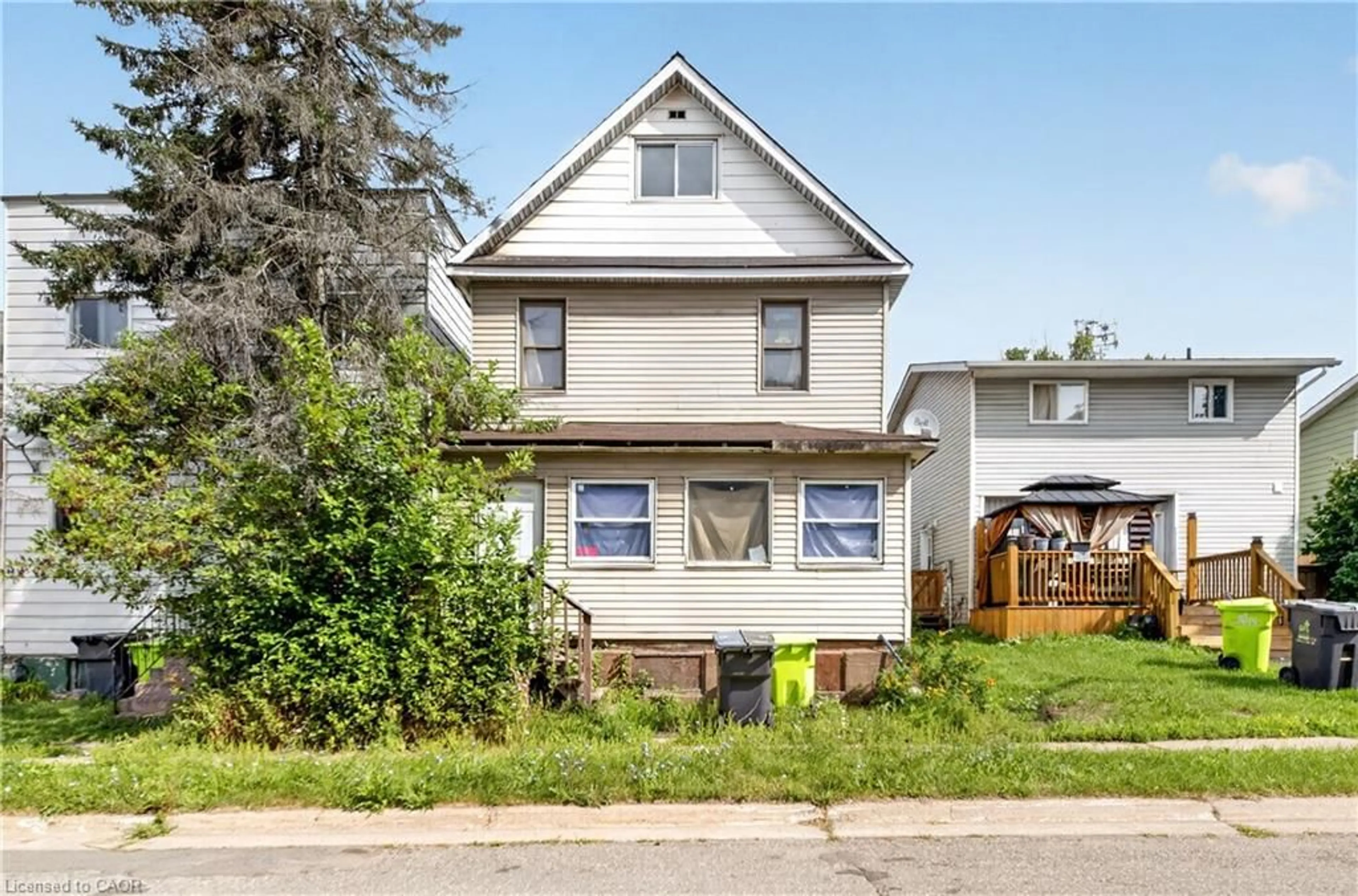 Home with vinyl exterior material, street for 678 Albert St, Sault Ste. Marie Ontario P6A 1C6