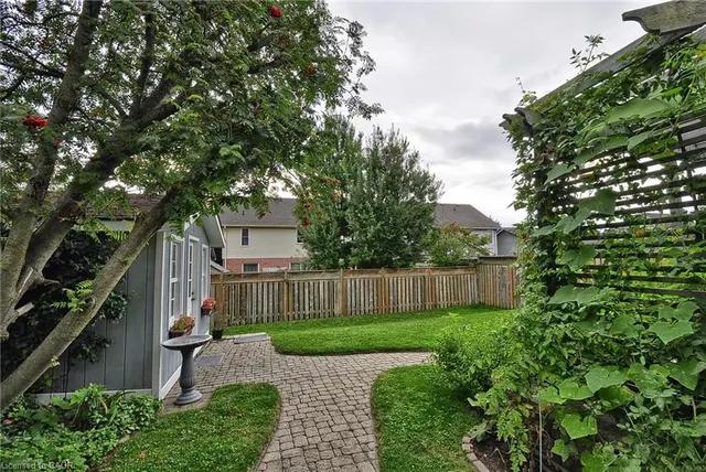 97 Sacha Rd, Cambridge 2