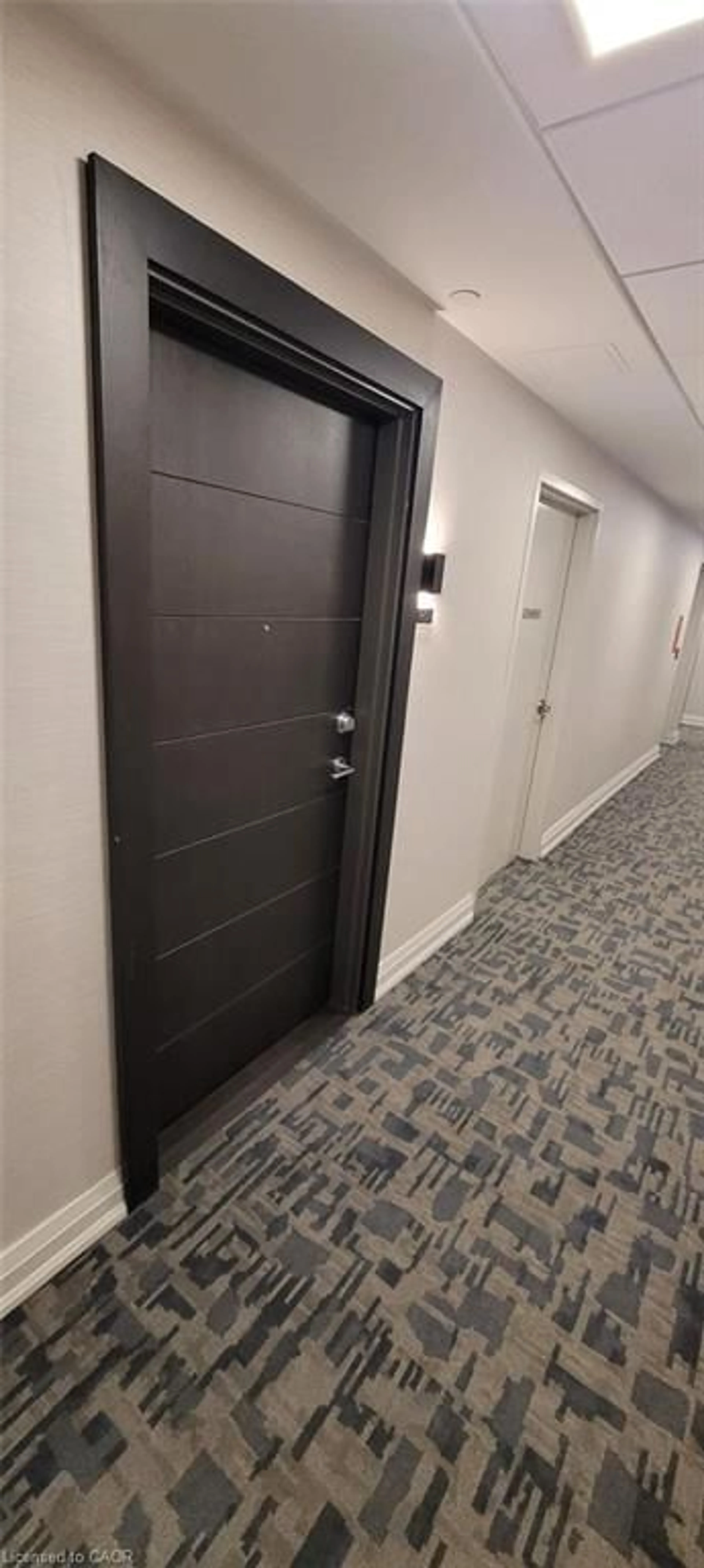 Indoor foyer for 212 King William St #801, Hamilton Ontario L8N 1B5