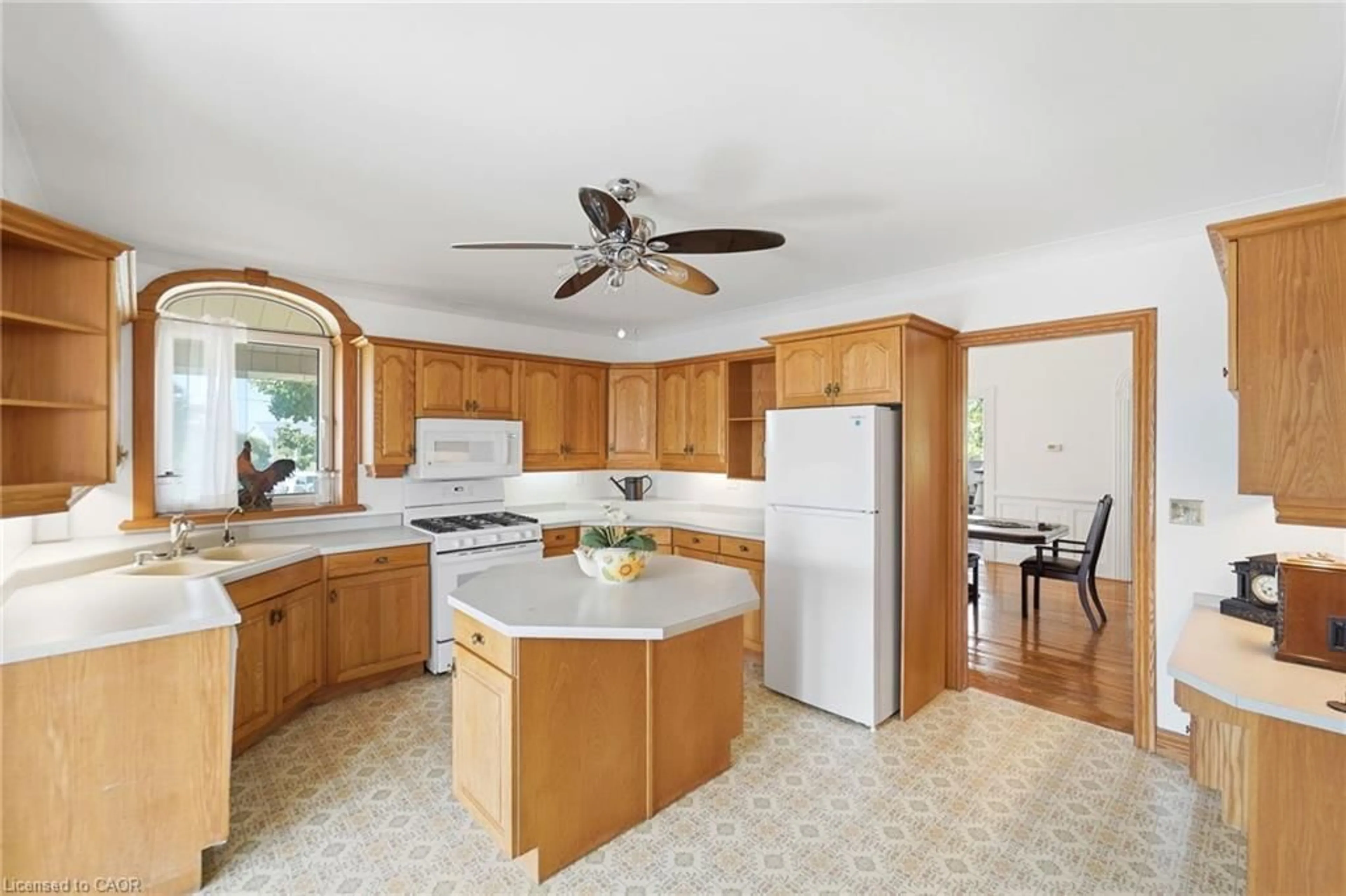 Standard kitchen, ceramic/tile floor for 119 2nd Line, Hagersville Ontario N0A 1H0
