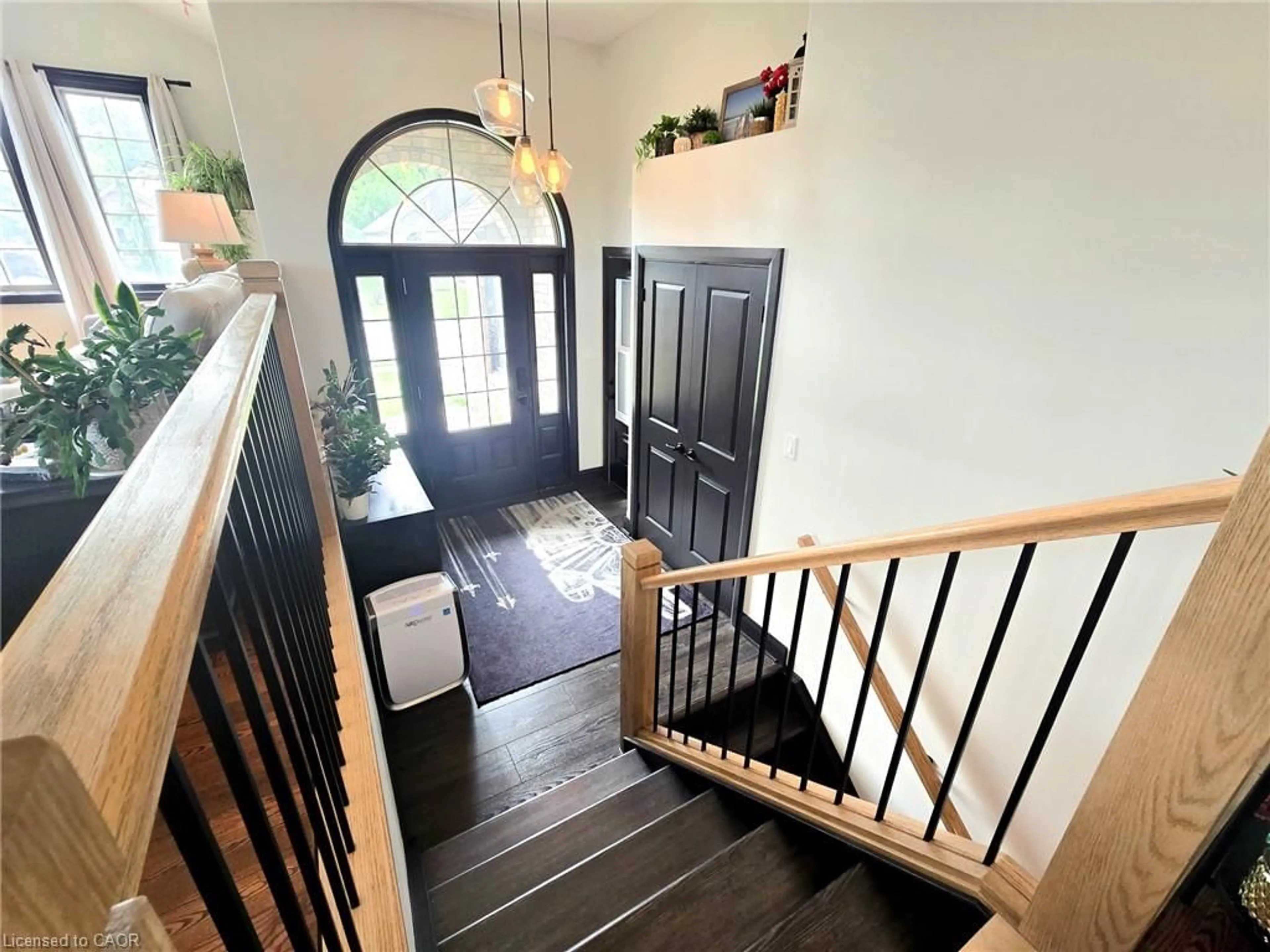 Indoor entryway for 1 Driftwood Dr, Simcoe Ontario N3Y 5N1