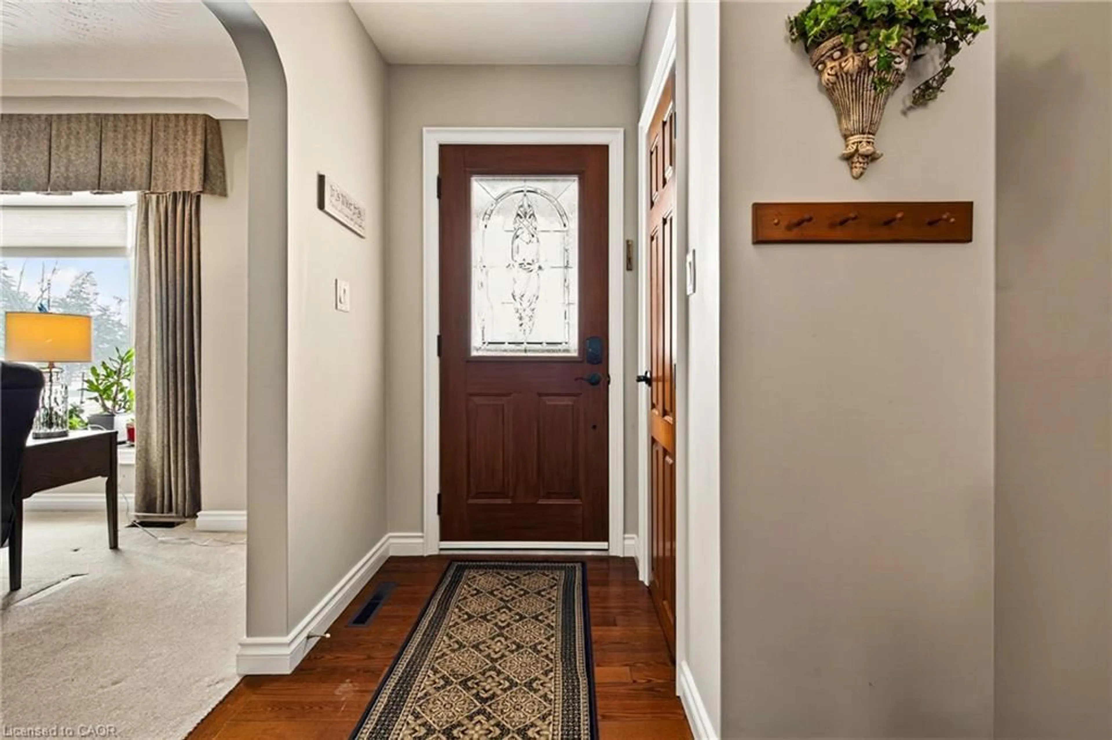 Indoor entryway for 3076 Grassie Rd, Grassie Ontario L0R 1M0