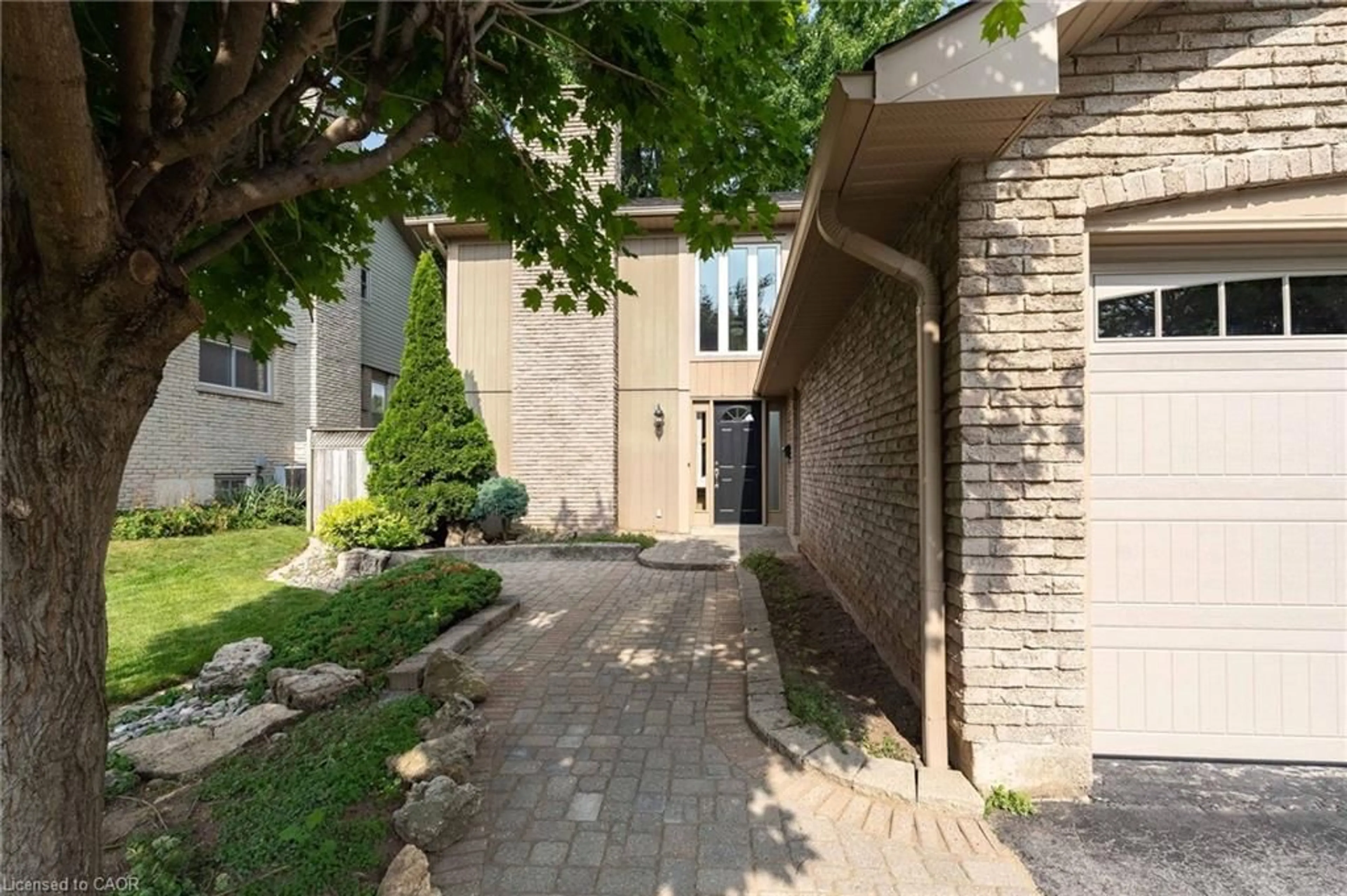 Patio, street for 2161 Devlin Dr, Burlington Ontario L7P 3C6