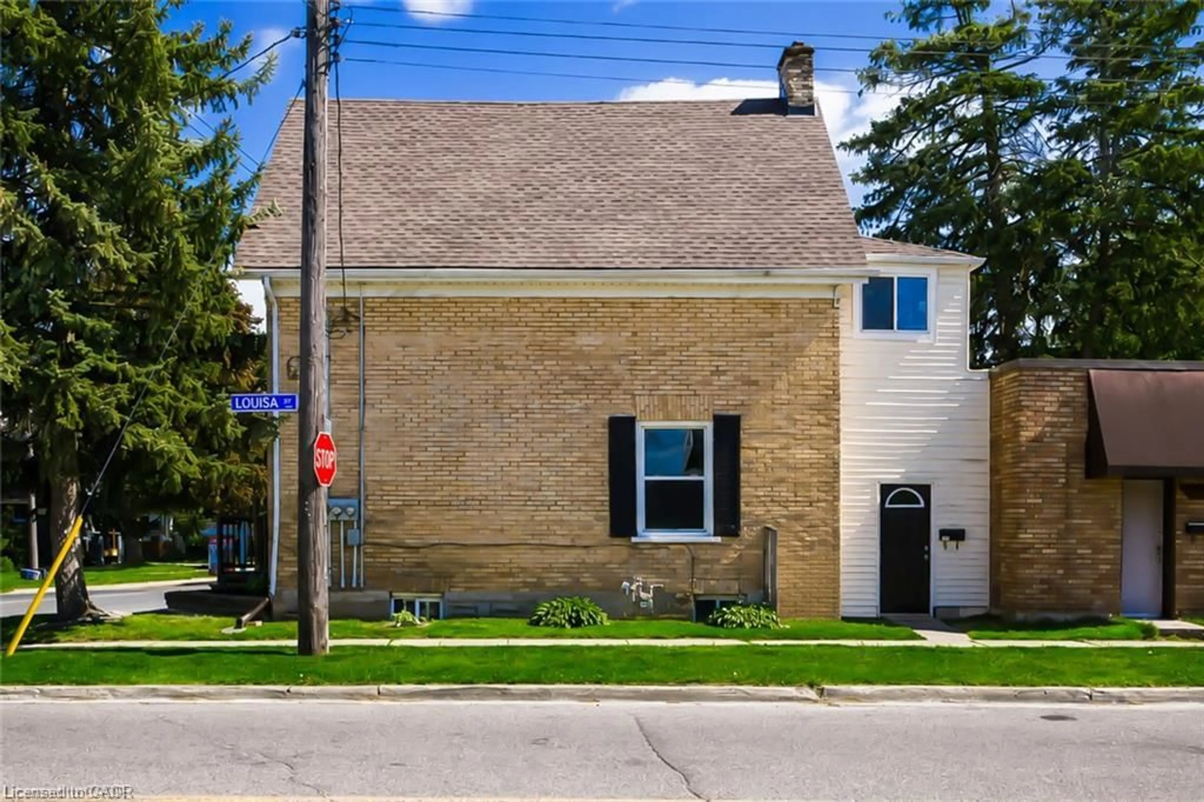 Home with brick exterior material, street for 93 Lancaster St, Kitchener Ontario N2H 4T3