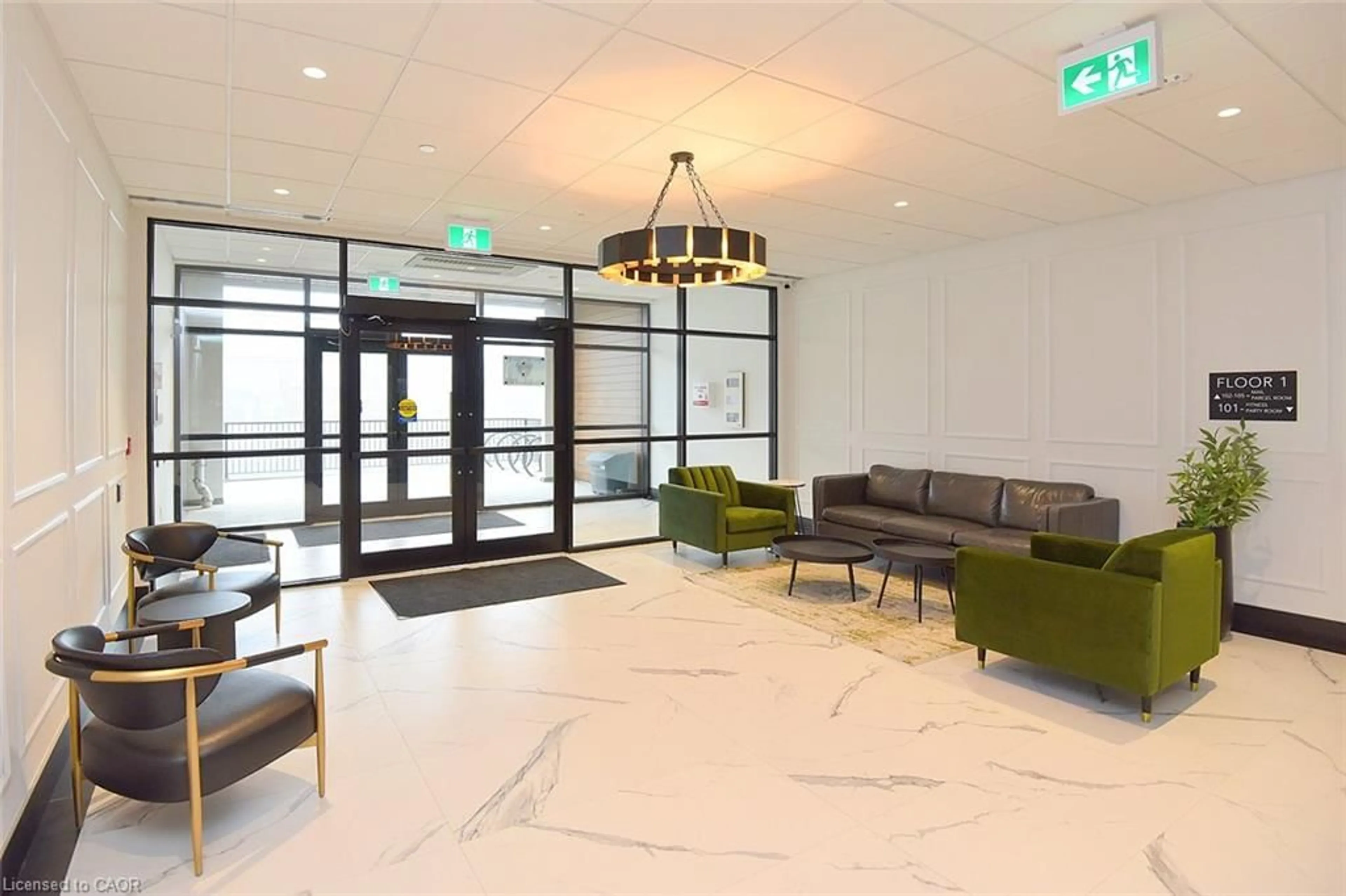 Lobby for 1936 Rymal Rd #422, Stoney Creek Ontario L0R 1P0