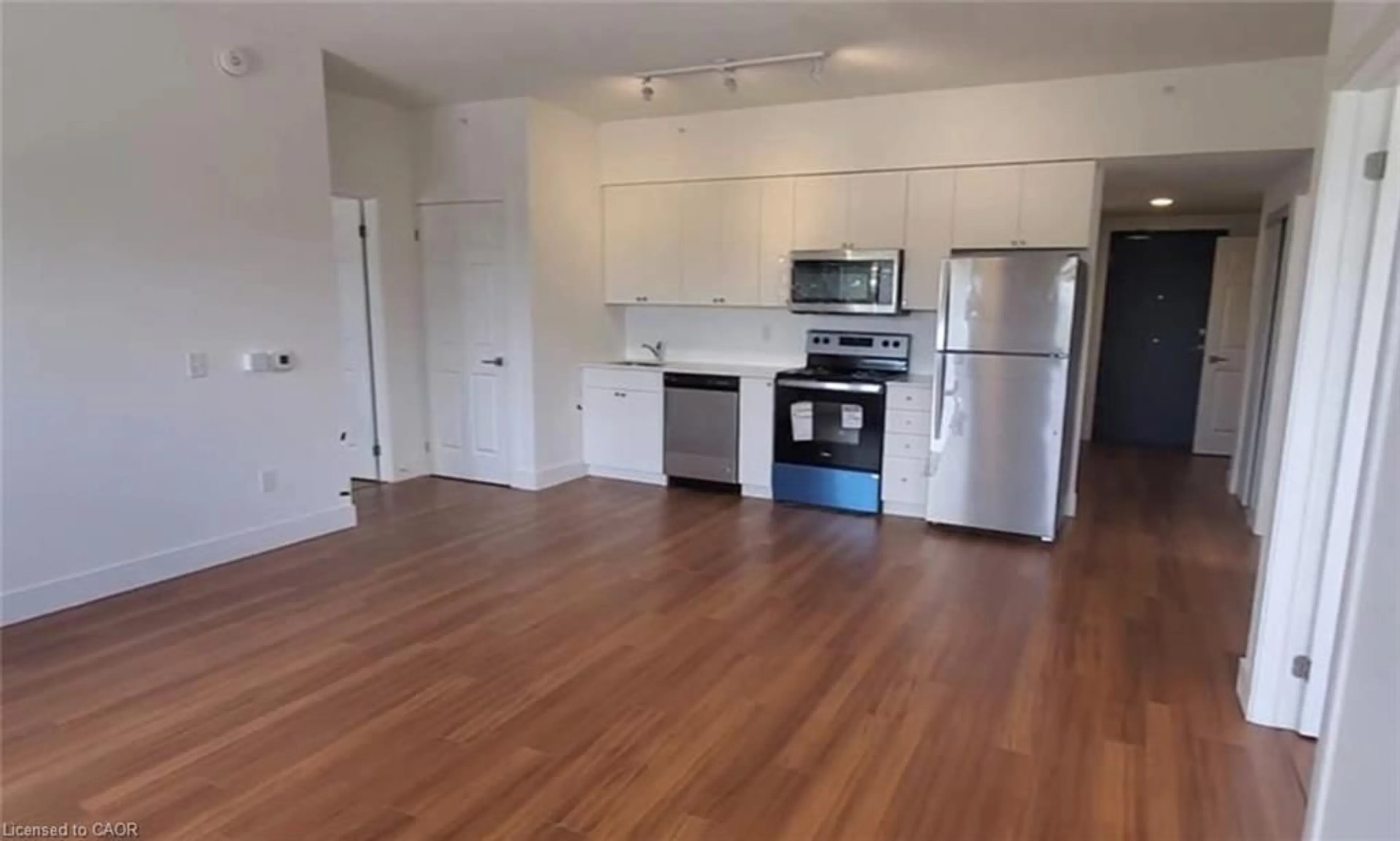 Standard kitchen, wood/laminate floor for 1 Wellington St #308, Brantford Ontario N3T 2L3