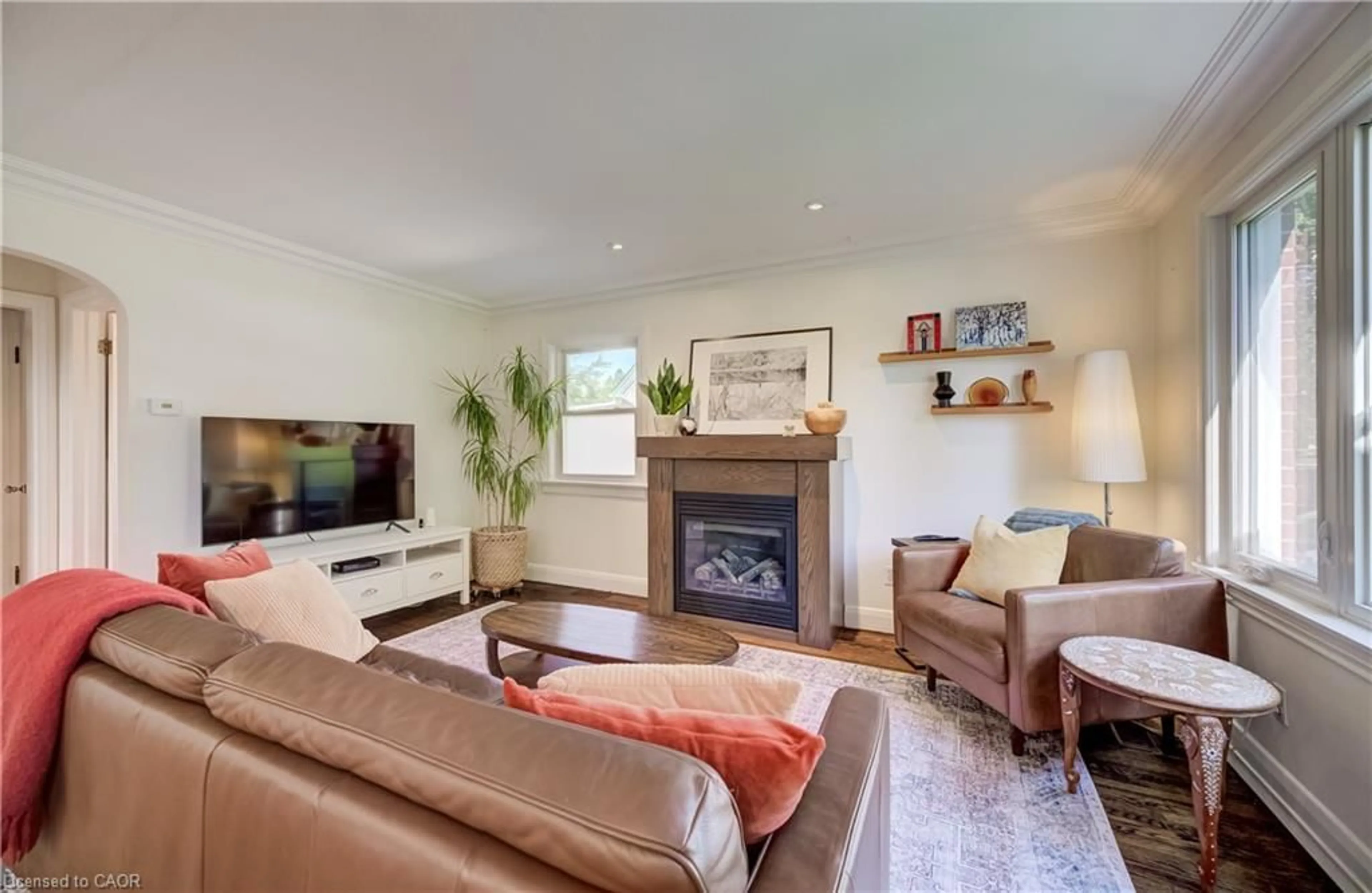 Living room with furniture, unknown for 87 Brentwood Ave, Kitchener Ontario N2H 2C7