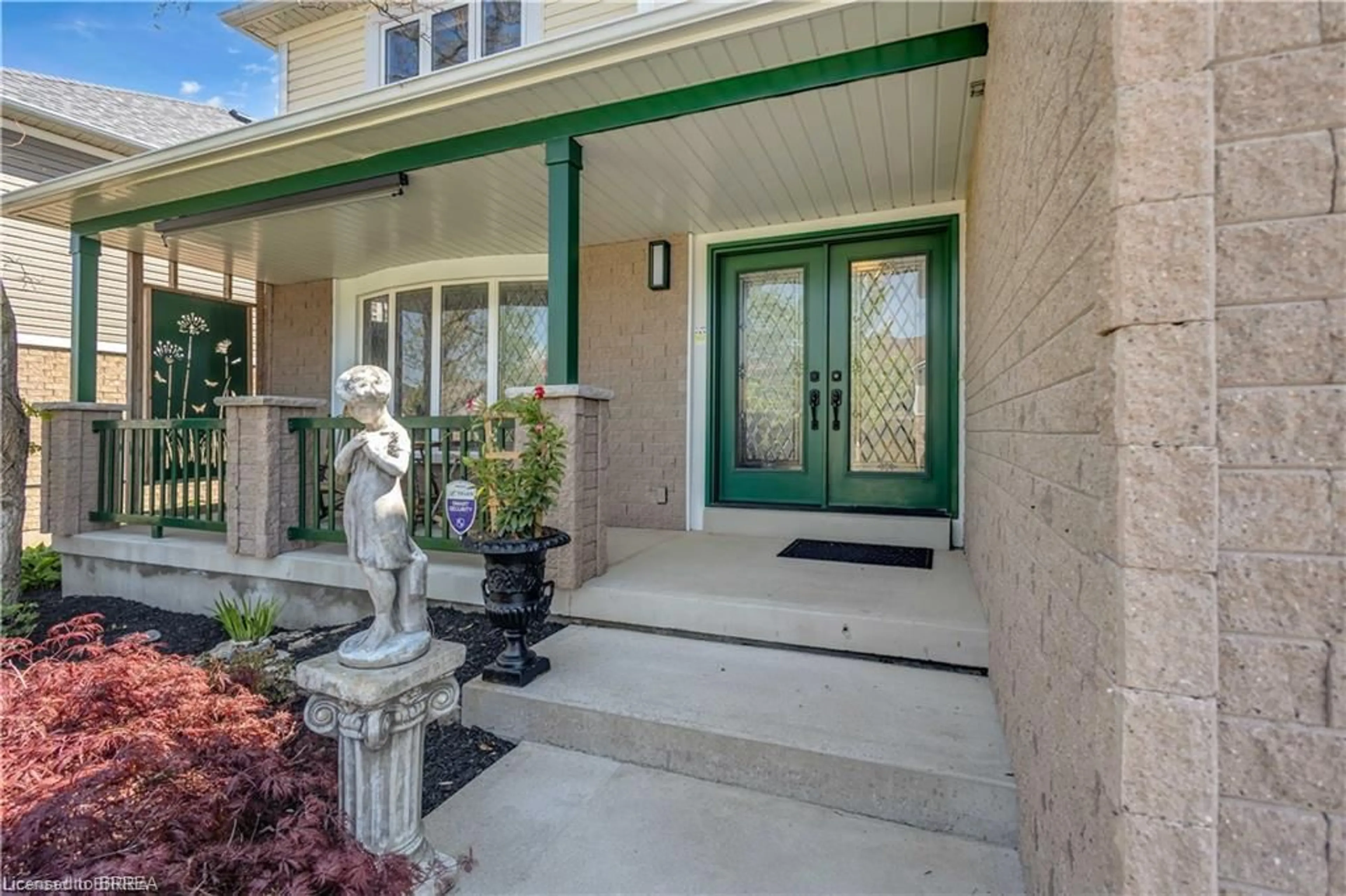 Indoor entryway for 69 Hunter Way, Brantford Ontario N3T 0A2