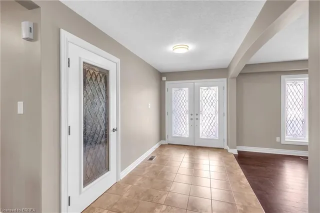 69 Hunter Way, Brantford 5