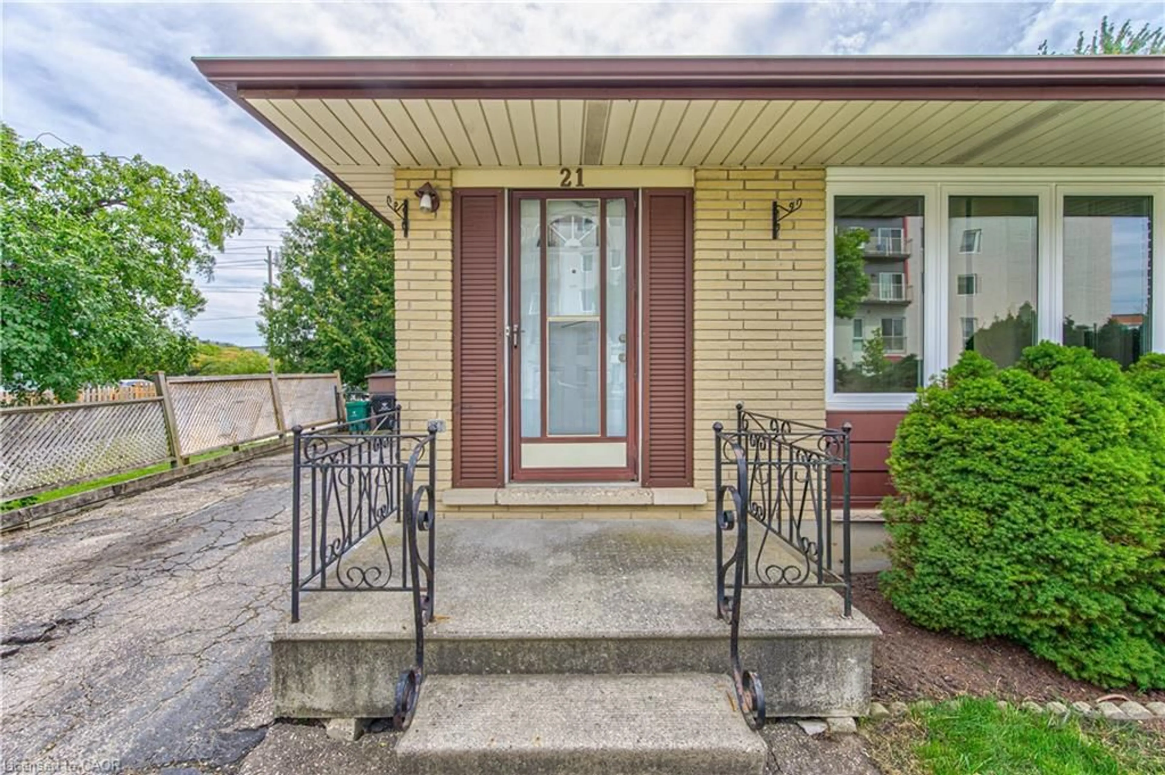 Unknown for 21 Vicmount Dr, Kitchener Ontario N2M 2A2