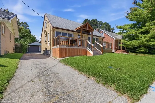 327 Highland Rd, Kitchener 2