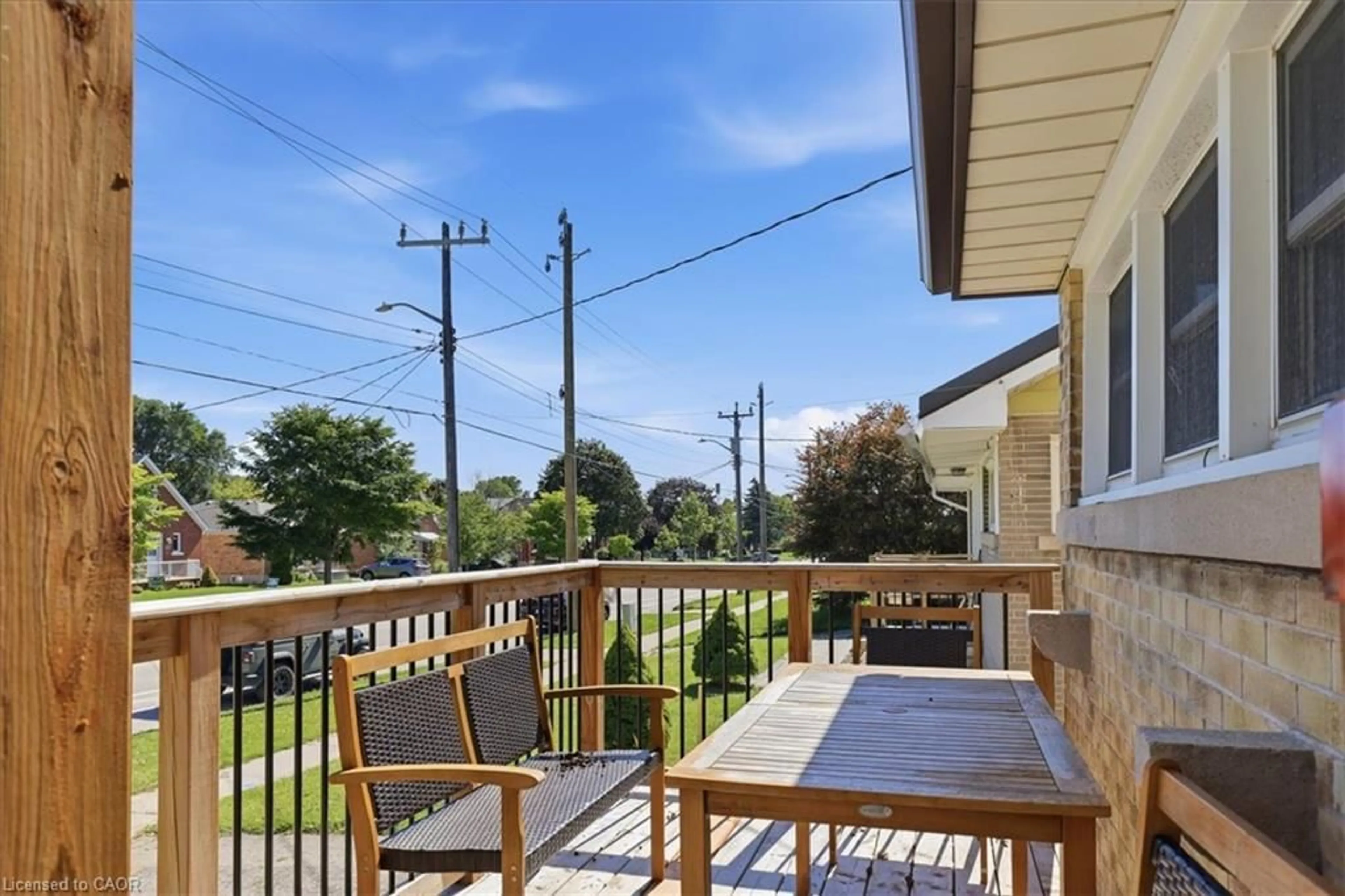 Patio, street for 327 Highland Rd, Kitchener Ontario N2M 3W6