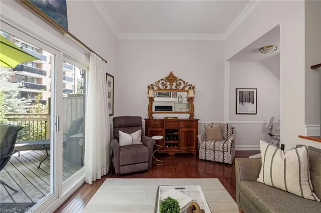 2236 Marine Dr, Oakville 5