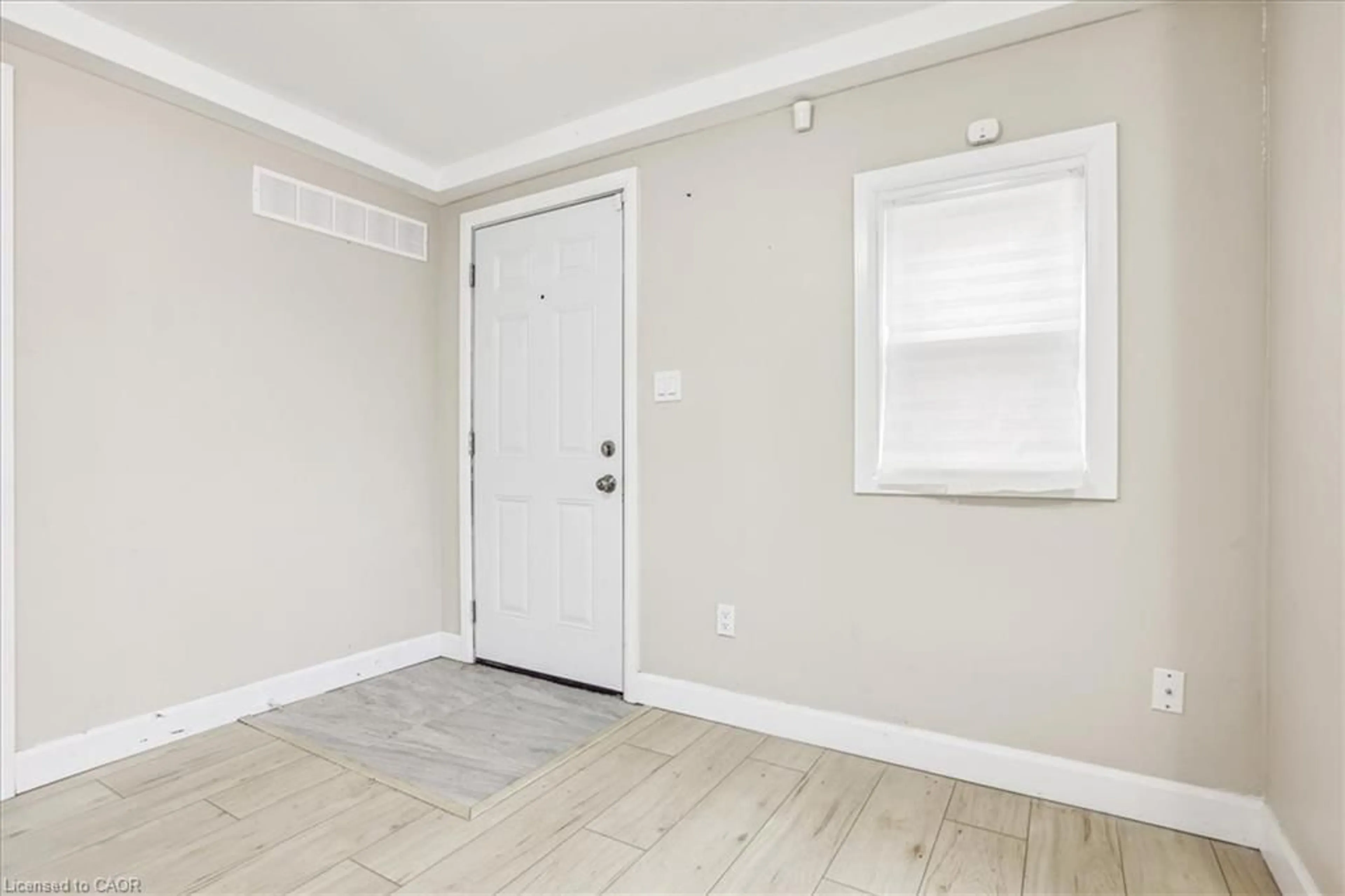 A pic of a room for 19 Bailey St, St. Catharines Ontario L2S 1J3