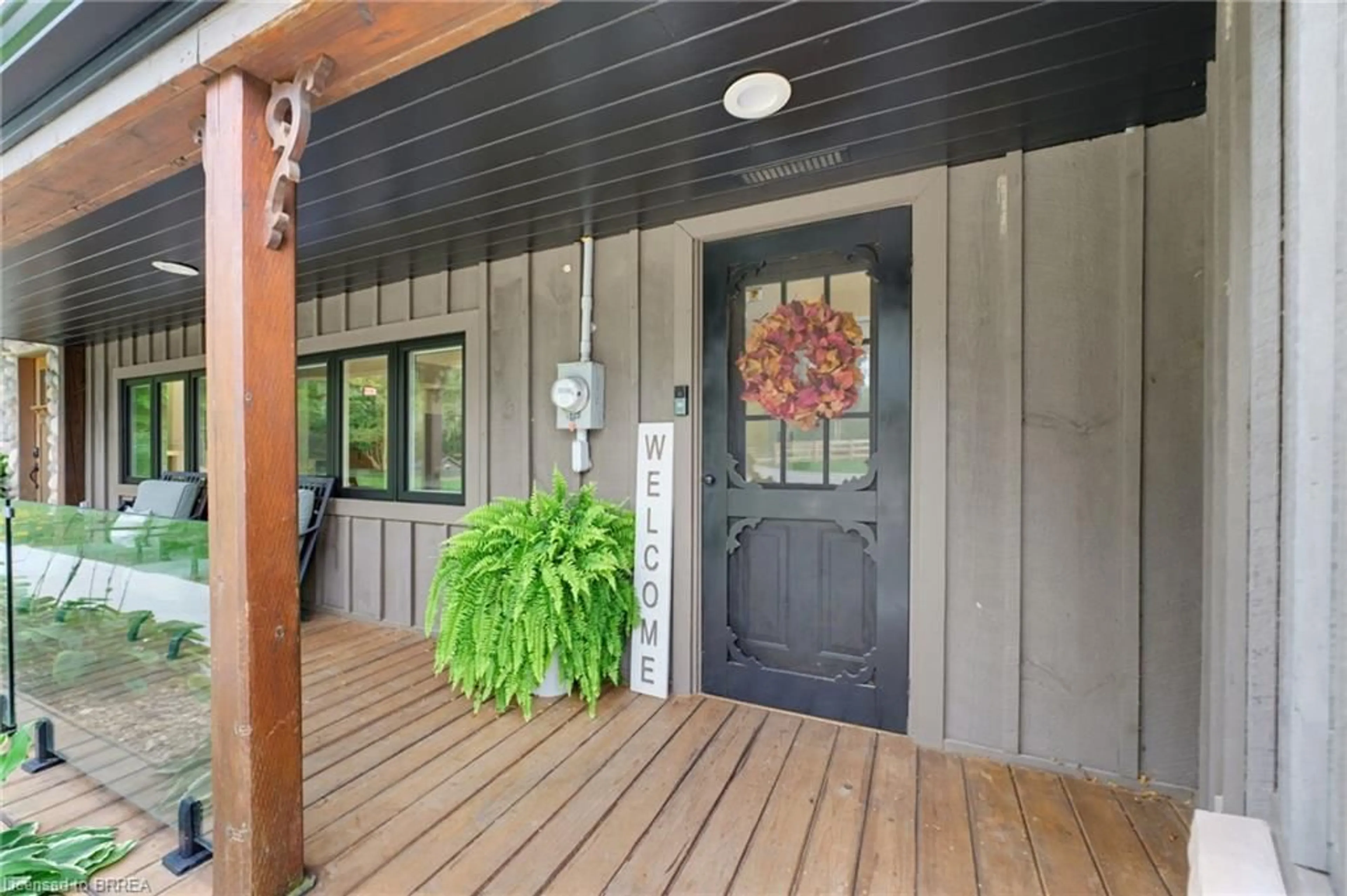 Indoor entryway for 1599 Windham Road 19 Rd, La Salette Ontario N0E 1H0