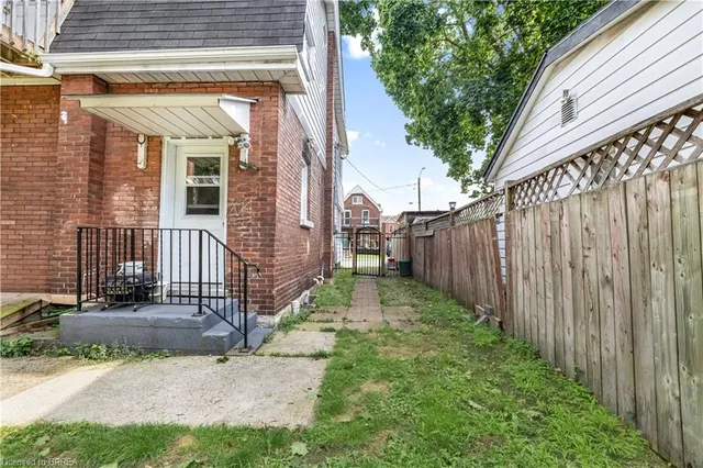 86 Victoria St, Brantford 3
