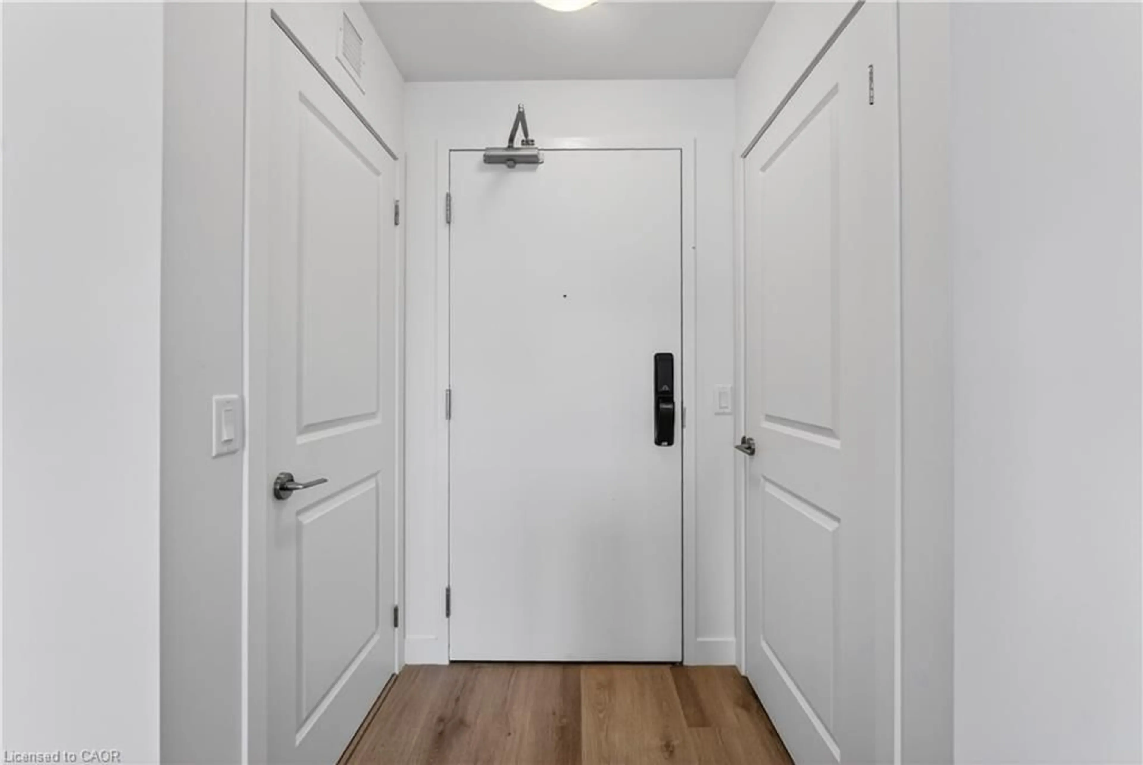 Indoor entryway for 461 Green Rd #703, Stoney Creek Ontario L8E 0L5