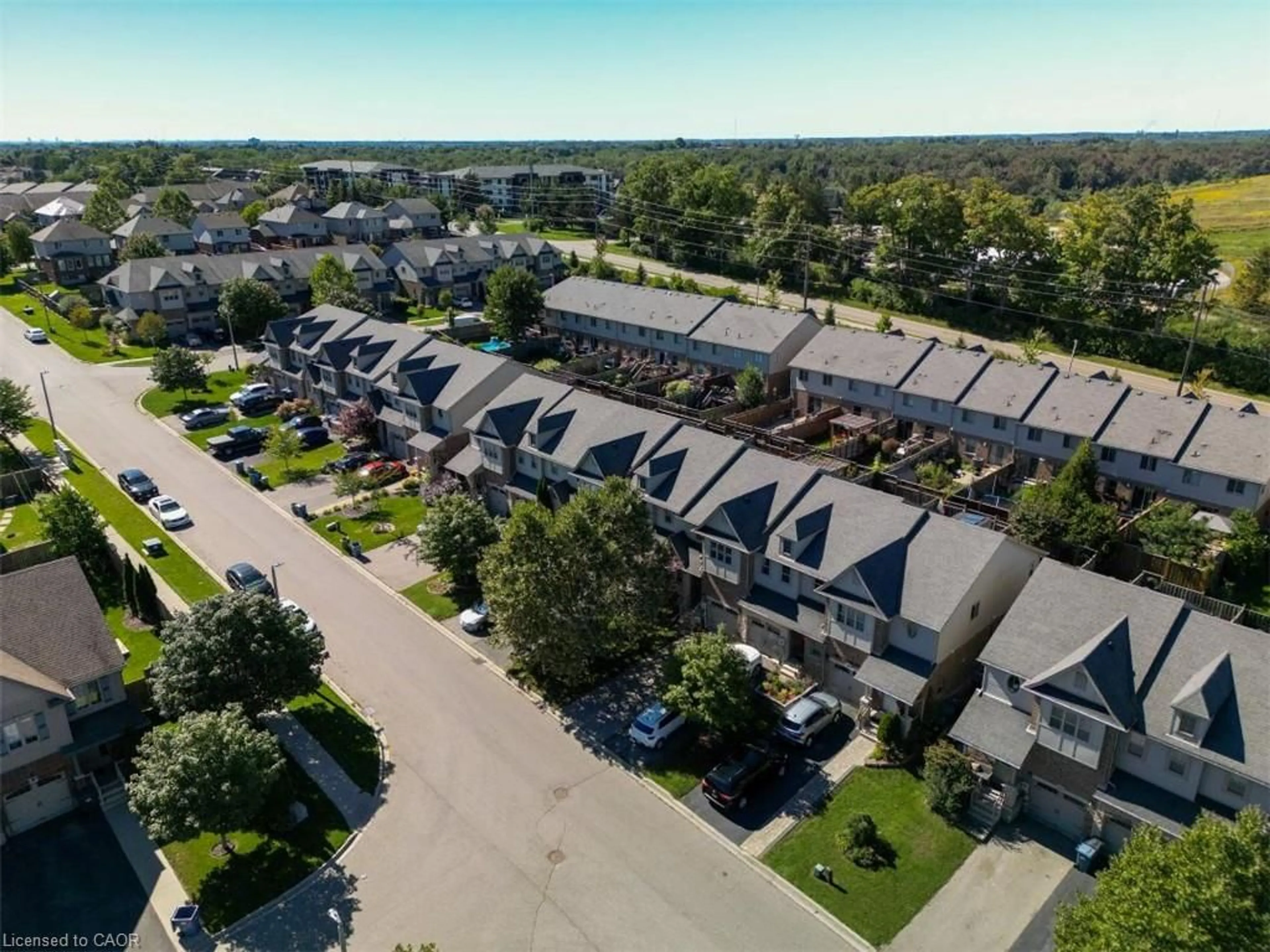 A pic from outside/outdoor area/front of a property/back of a property/a pic from drone, street for 86 Edwards St, Guelph Ontario N1E 0H8