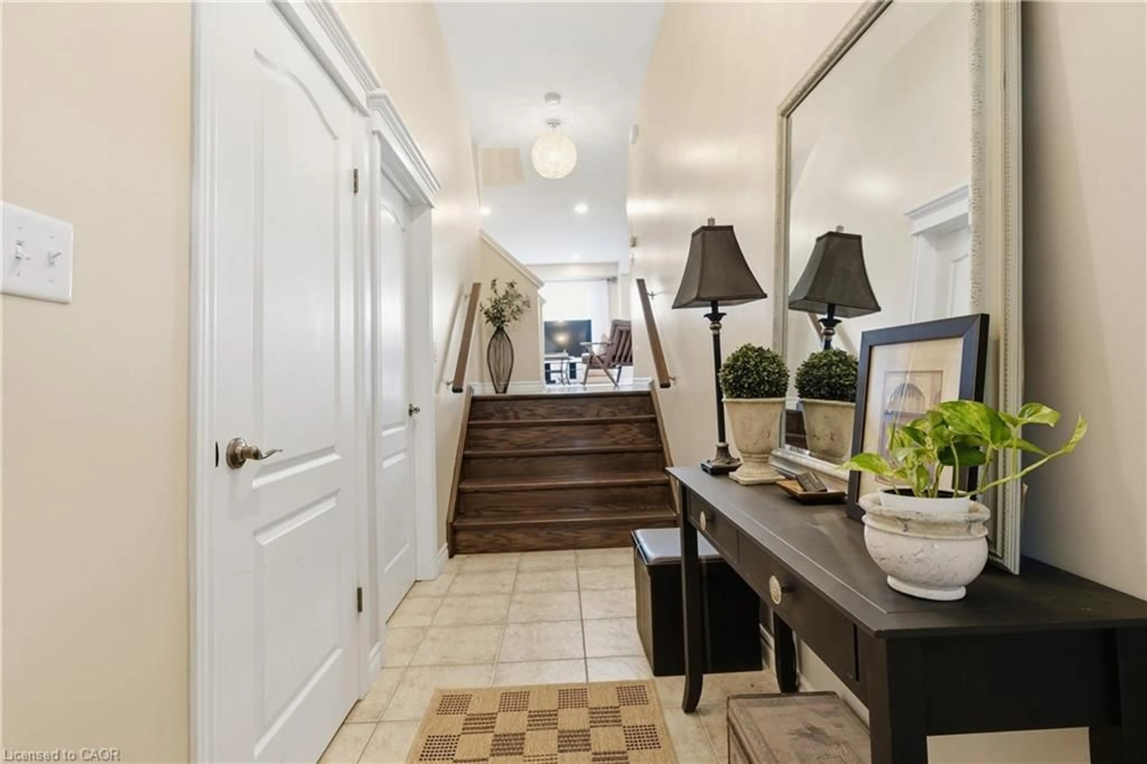 Indoor entryway for 86 Edwards St, Guelph Ontario N1E 0H8