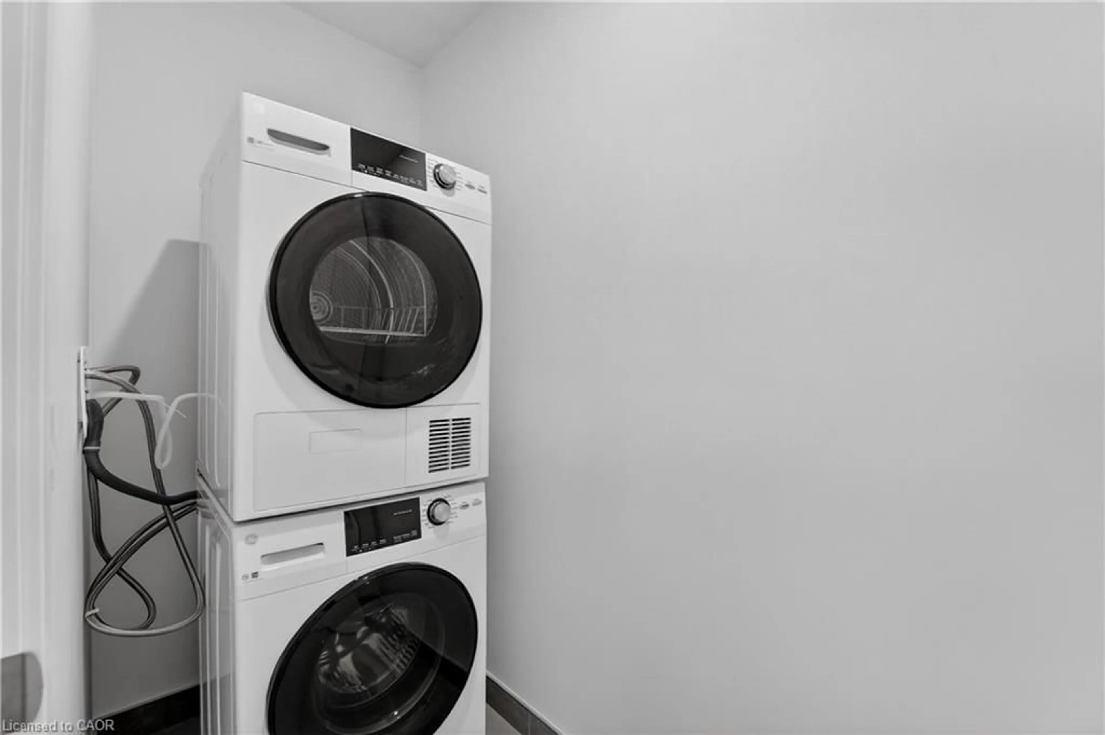 Laundry room for 461 Green Rd #822, Stoney Creek Ontario L8E 0L5
