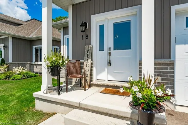 744 Nelson St #18, Port Dover 4