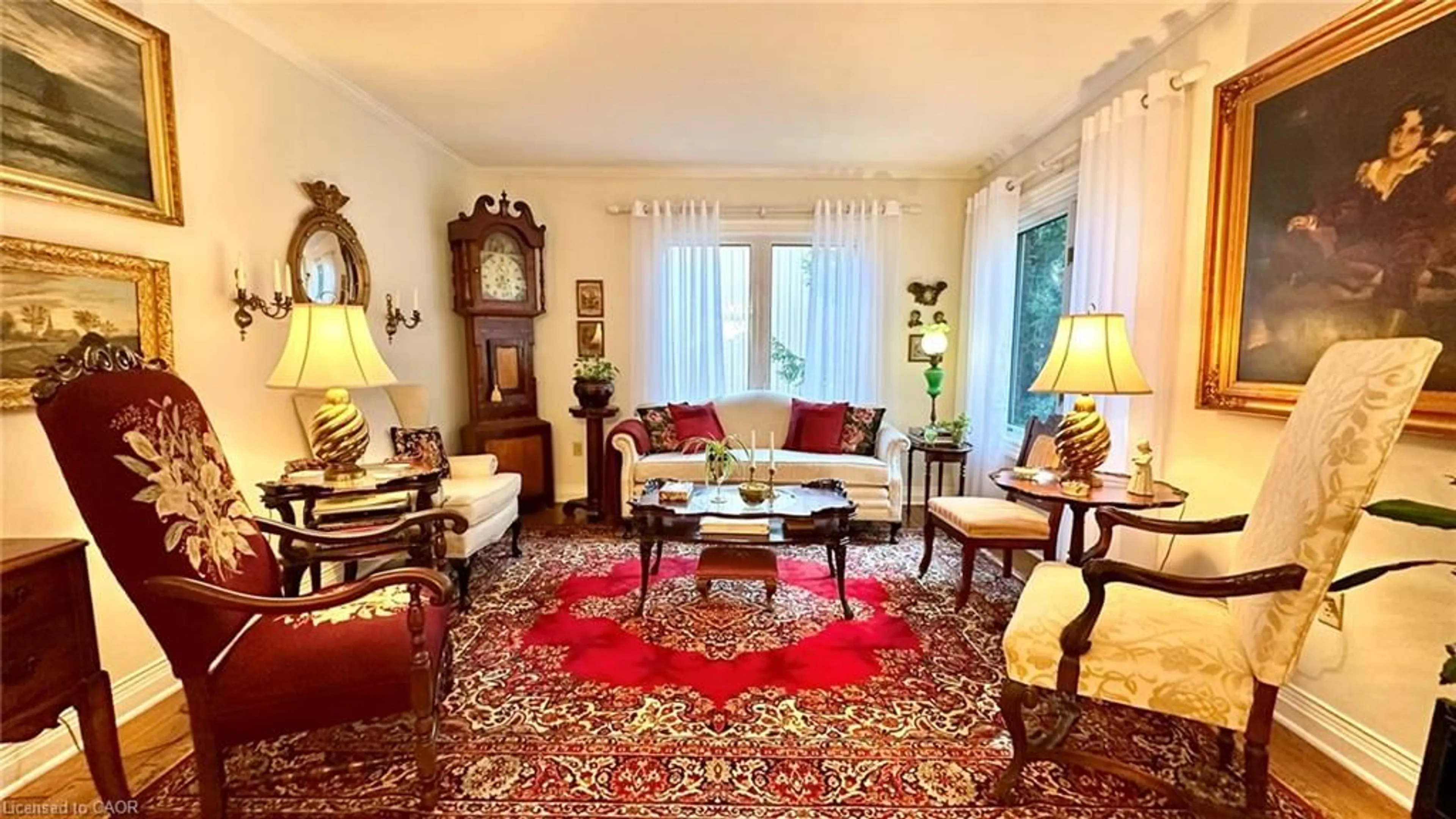 Living room with furniture, carpet floor for 25 Helen Blvd, Simcoe Ontario N3Y 2A1