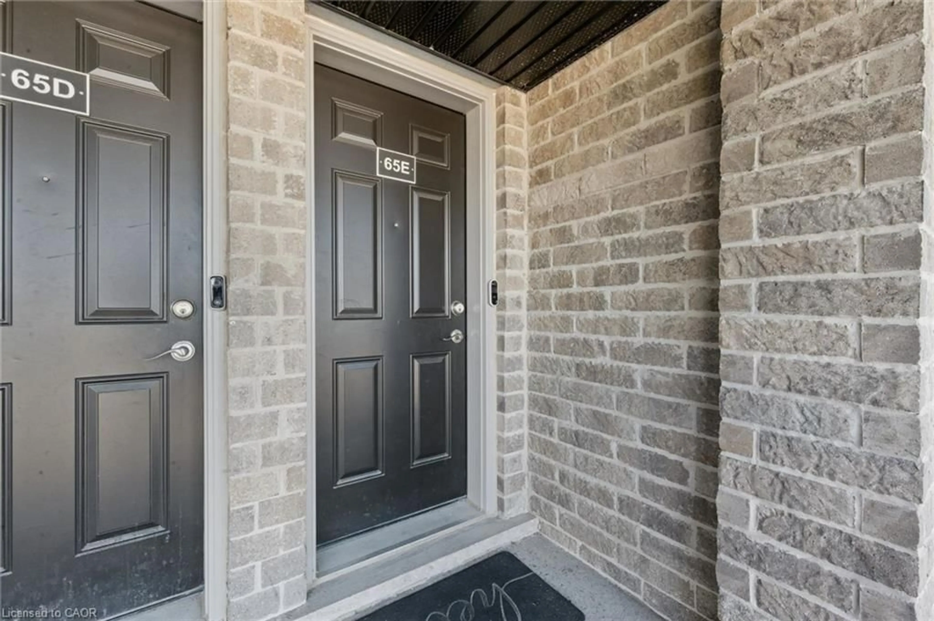 Indoor entryway for 1989 Ottawa St #65E, Kitchener Ontario N2E 0G7