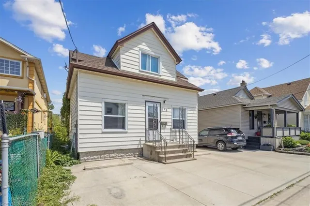 26 Vine St, St. Catharines 2