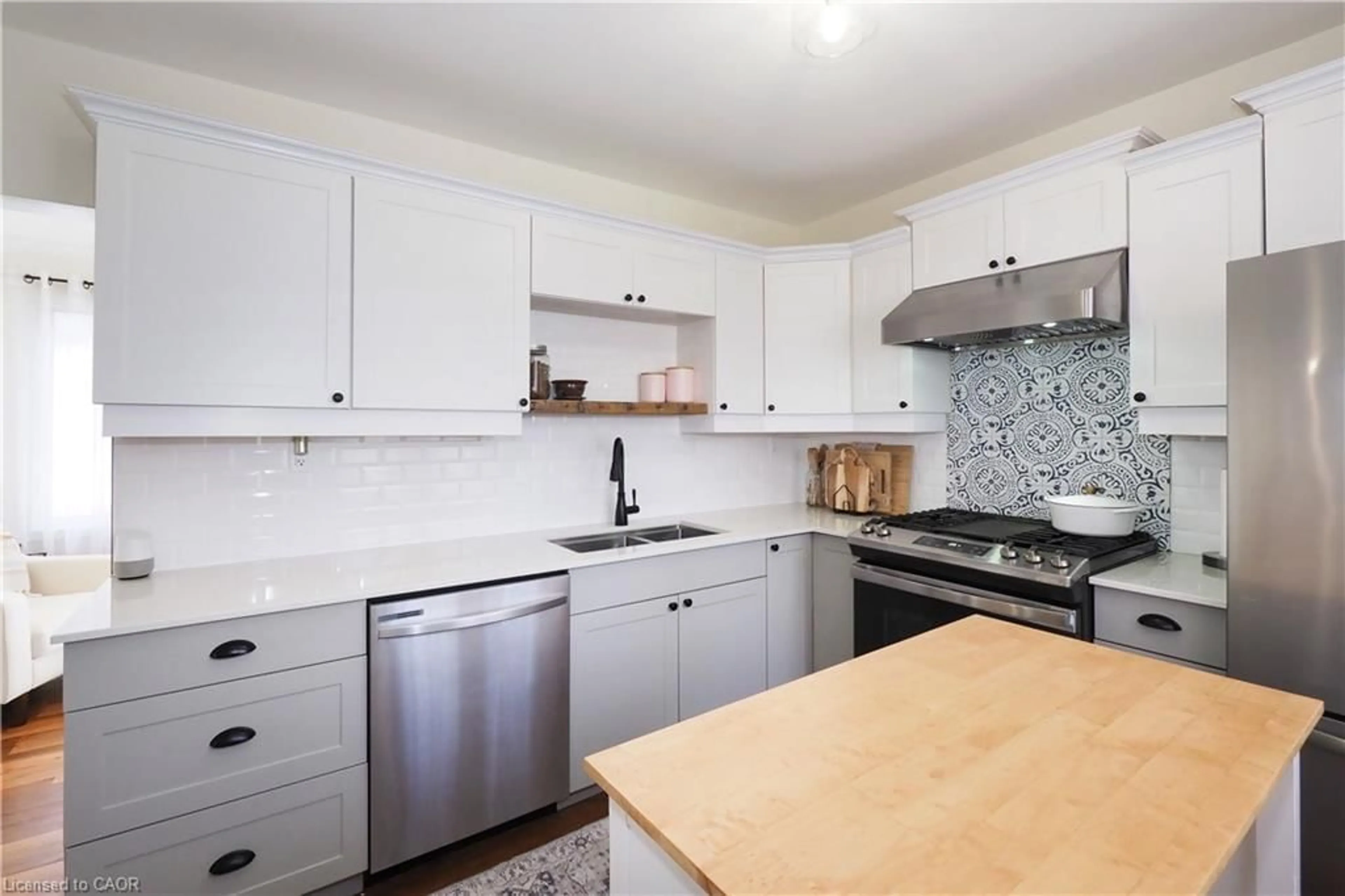 Standard kitchen, unknown for 123 Samuel St, Kitchener Ontario N2H 1P9
