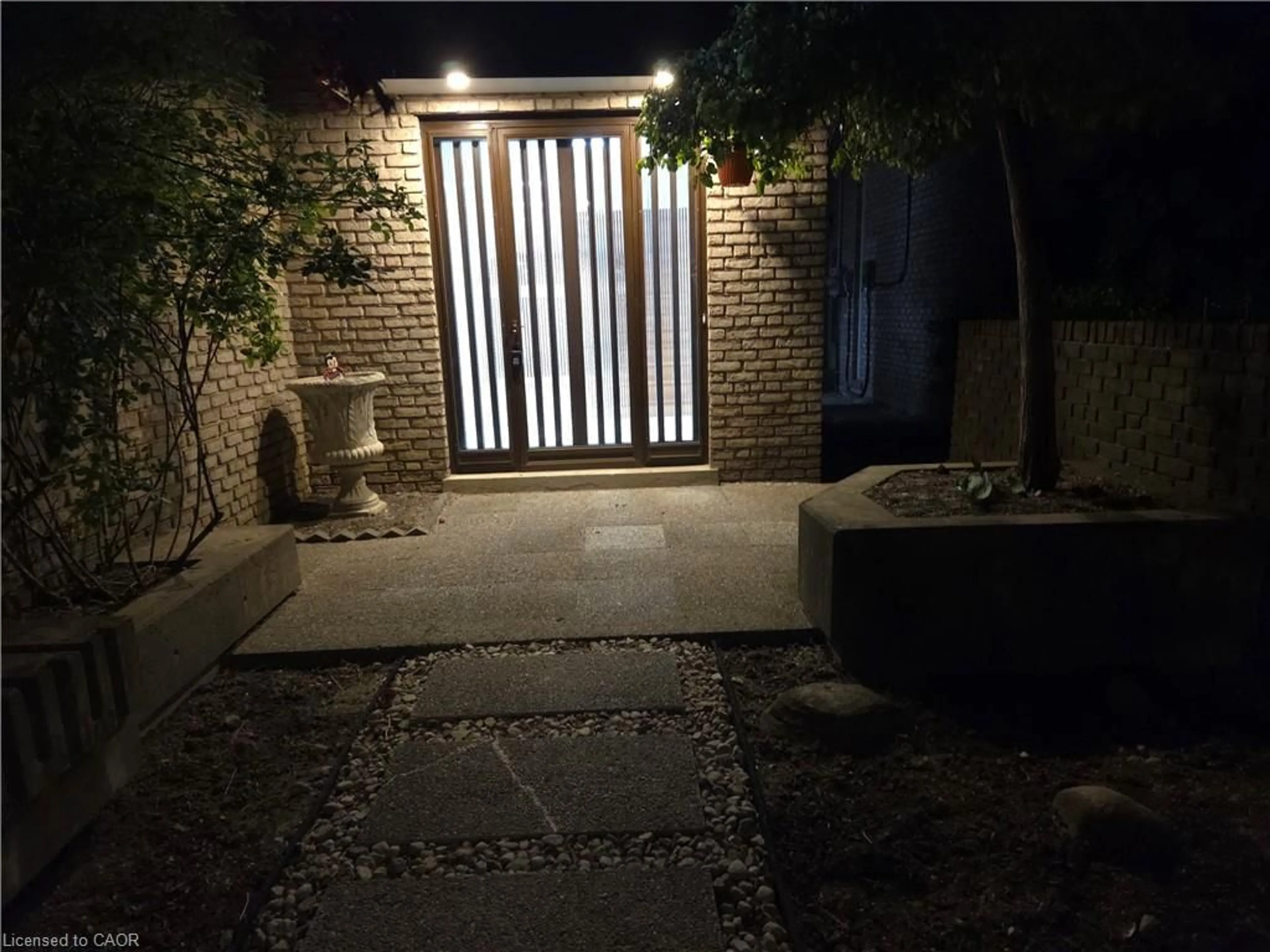 Patio, street for 89 Elmsthorpe Ave, Toronto Ontario M5P 2L8