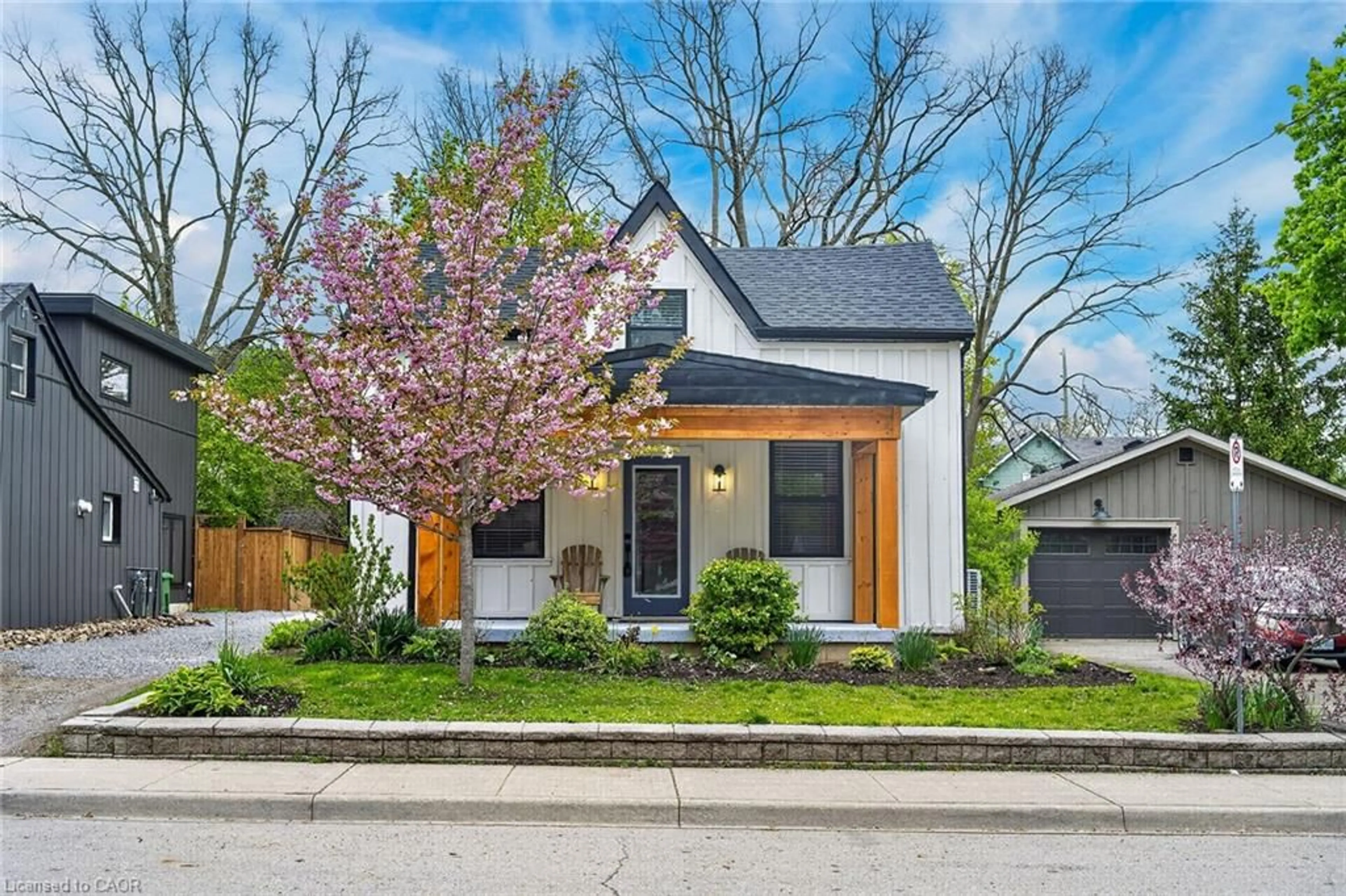 Home with brick exterior material, street for 255 Macnab St, Dundas Ontario L9H 2K4