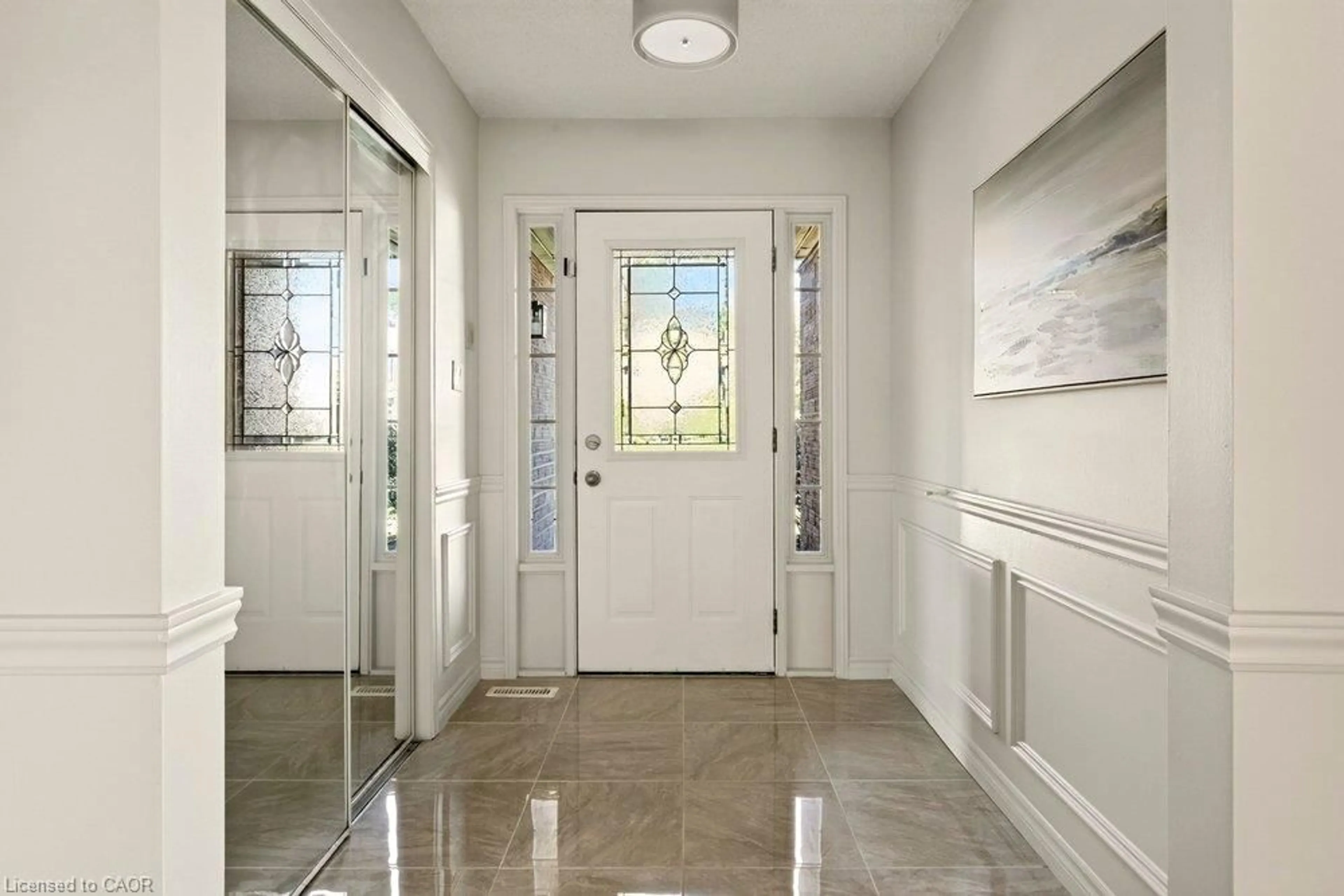 Indoor entryway for 95 Oneida Blvd, Ancaster Ontario L9G 4S6